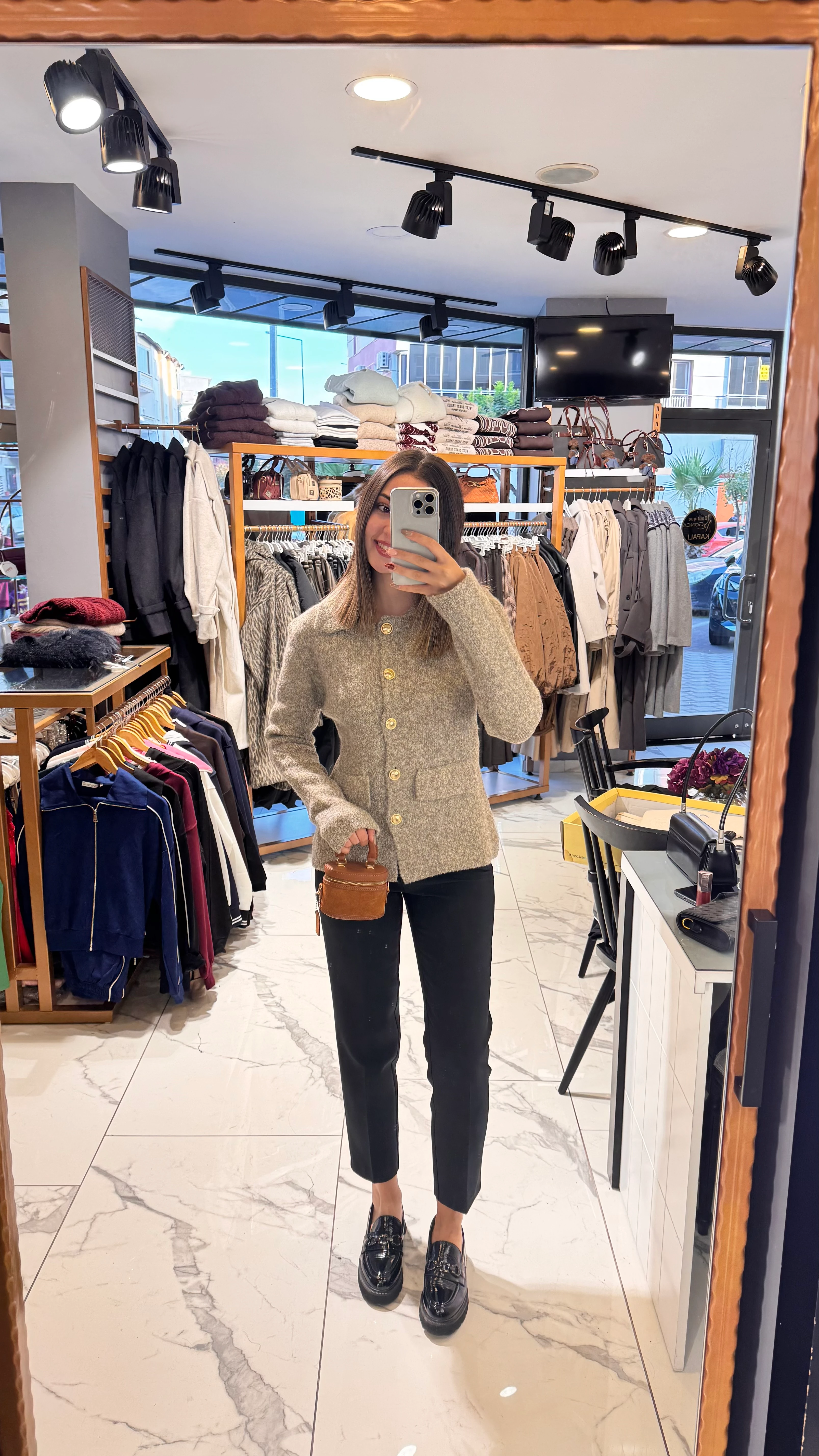 Gold Düğme Detaylı Hırka 