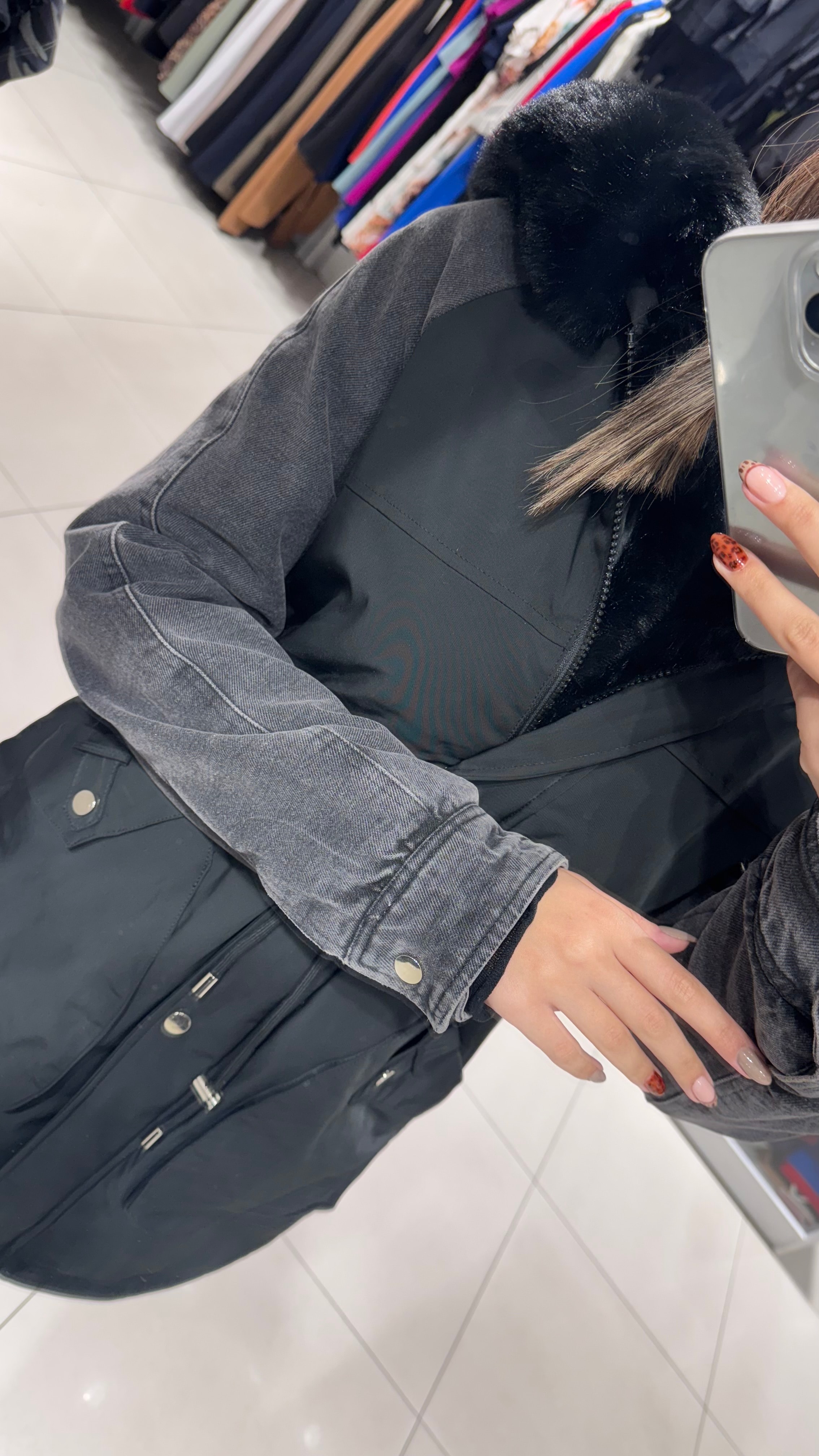 Özel İçi Kürklü Kot Detaylı Mont 