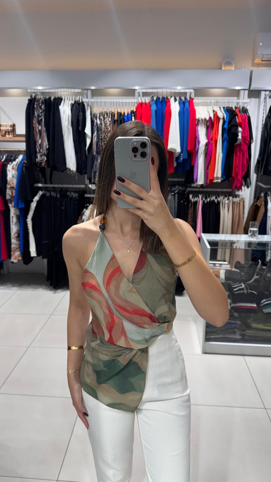 Boyundan bağlamalı tasarım bluz