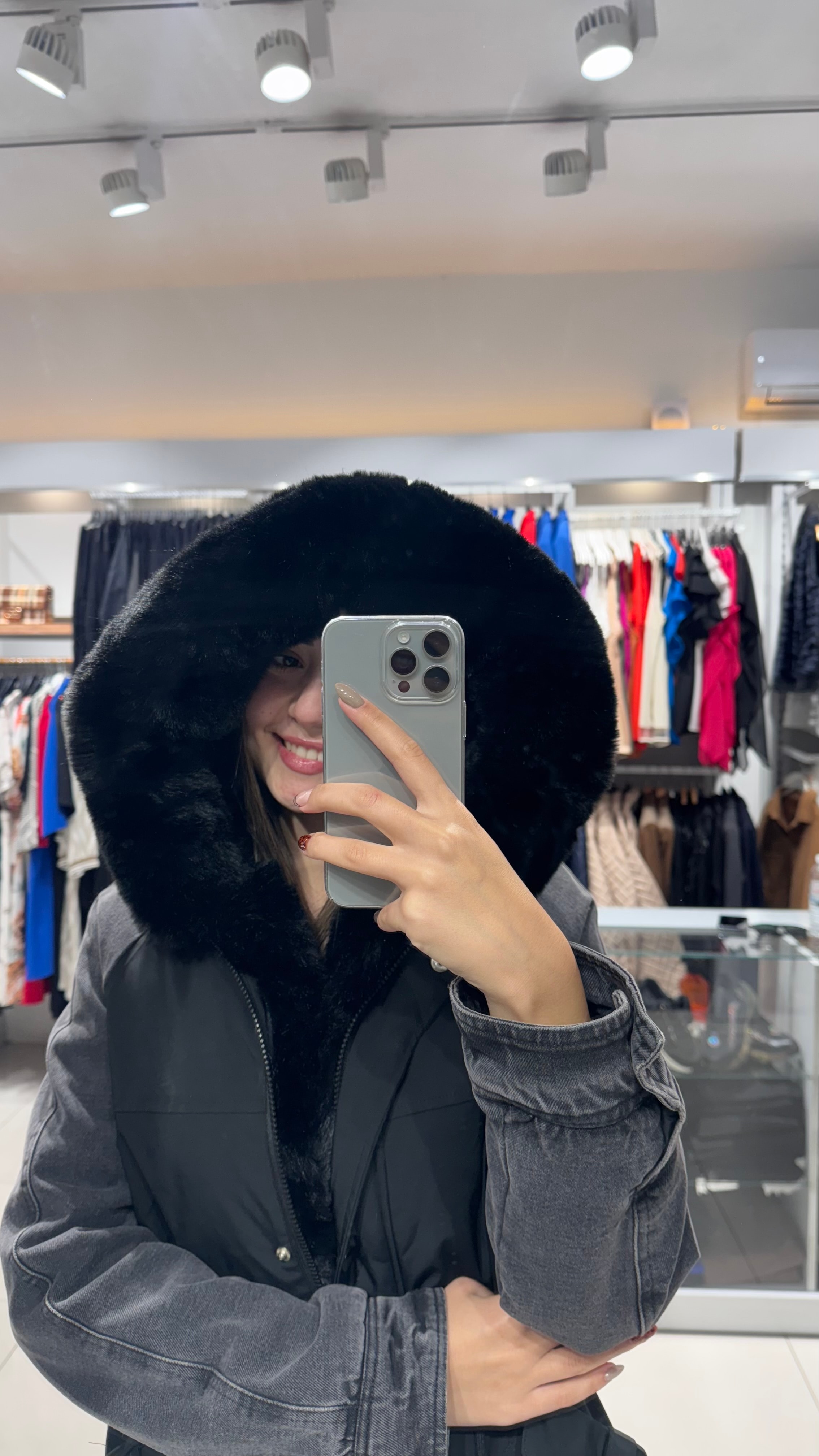 Özel İçi Kürklü Kot Detaylı Mont 