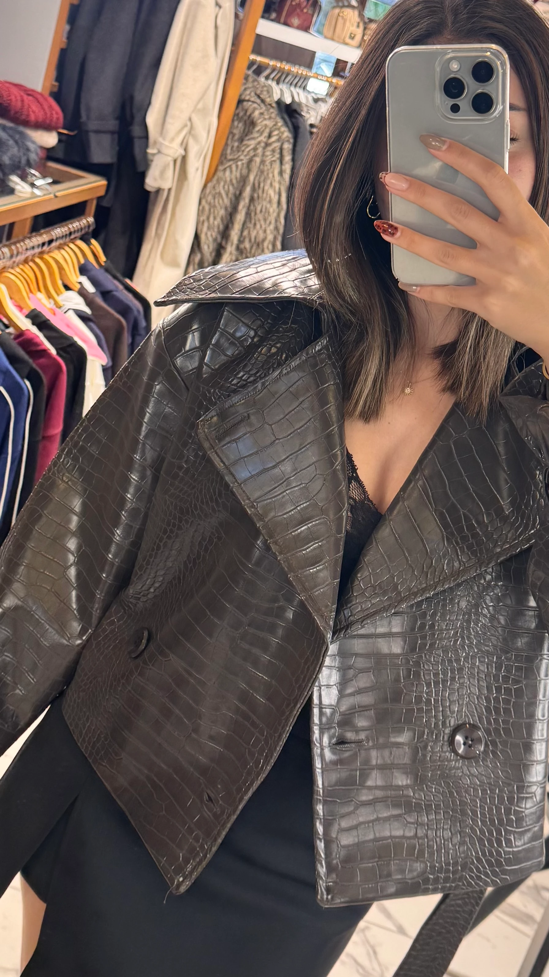 Desenli Parlak Deri Trenç 