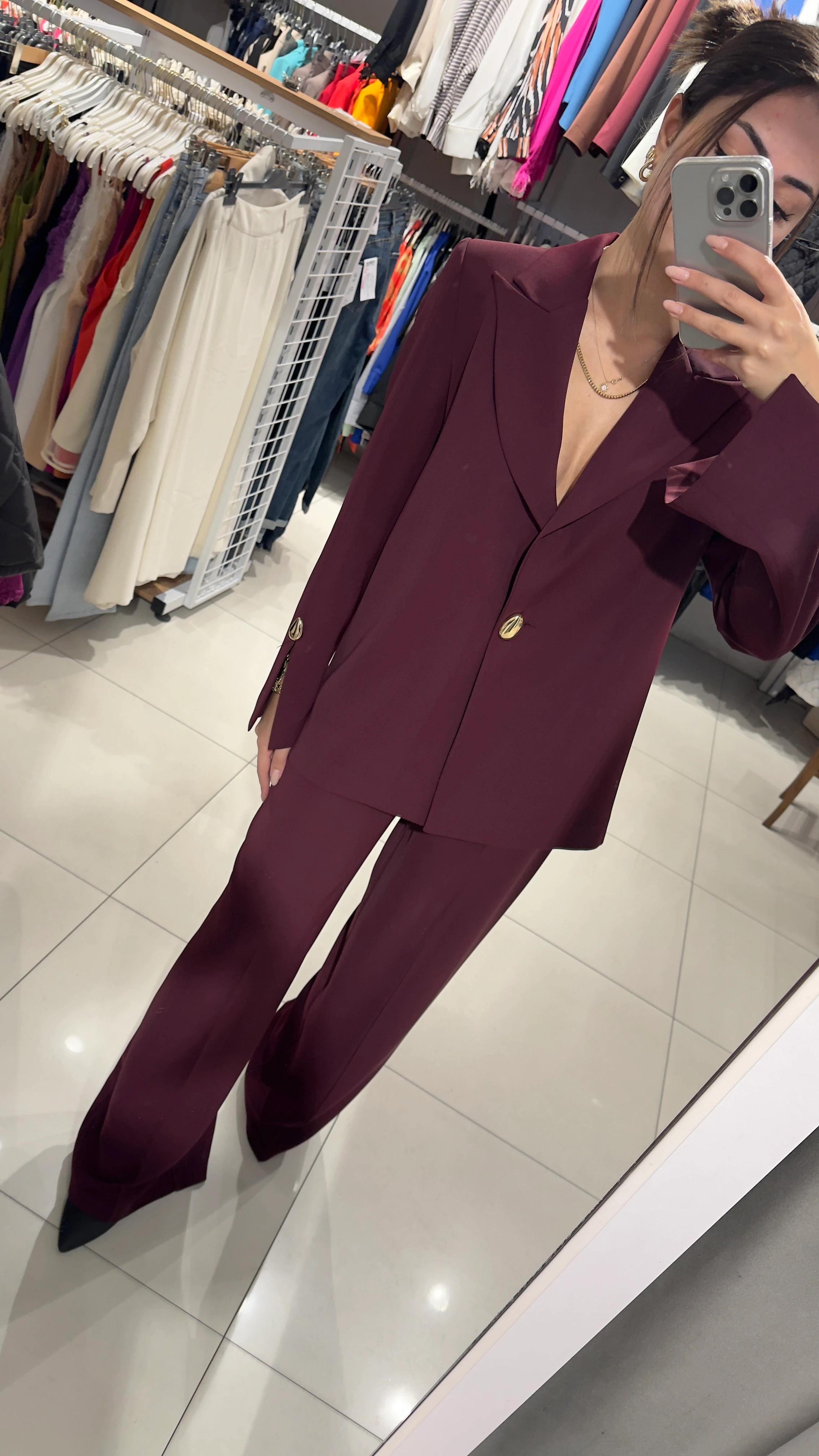 Bordo Kolları Yırtmaç Detaylı Takım 