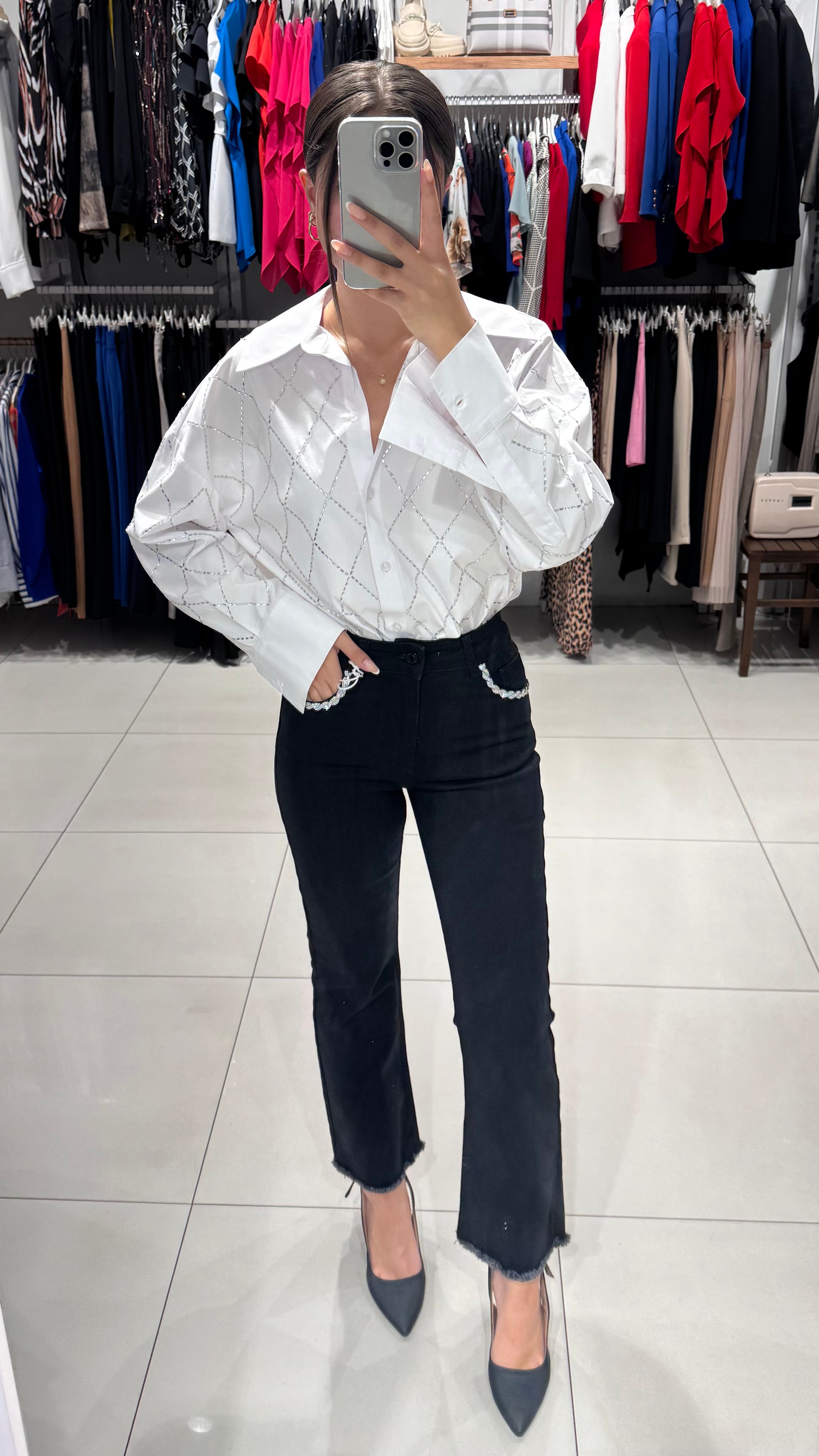 Taşlı Beyaz Oversize Gömlek 