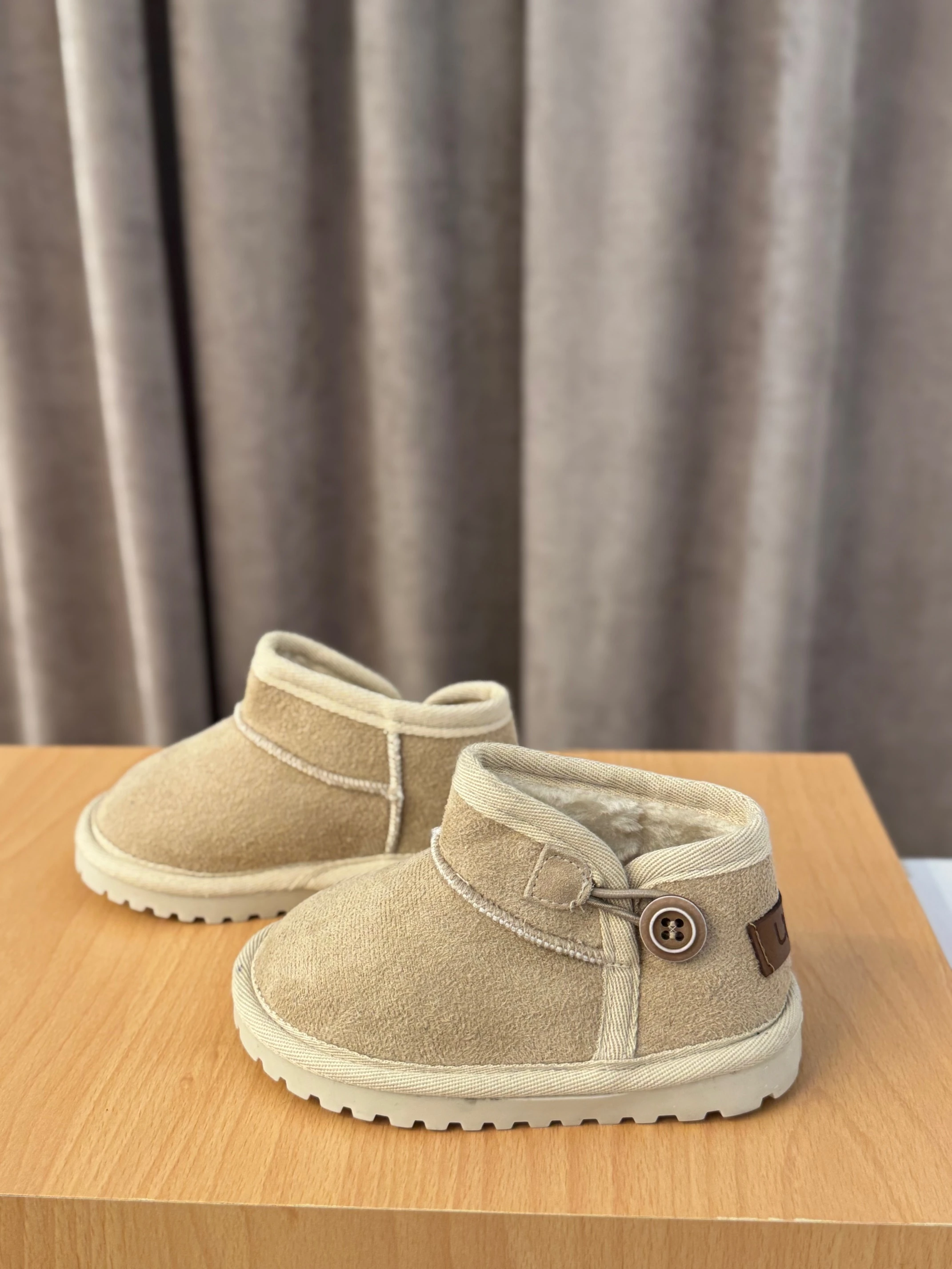 Düğmeli Bot  - Krem