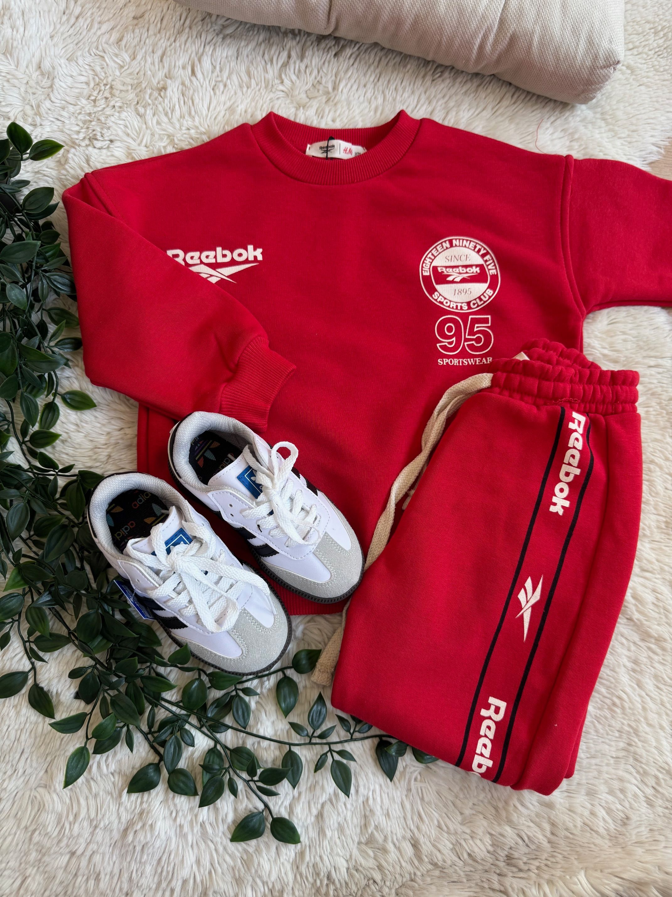 Kırmızı Reebok Takım
