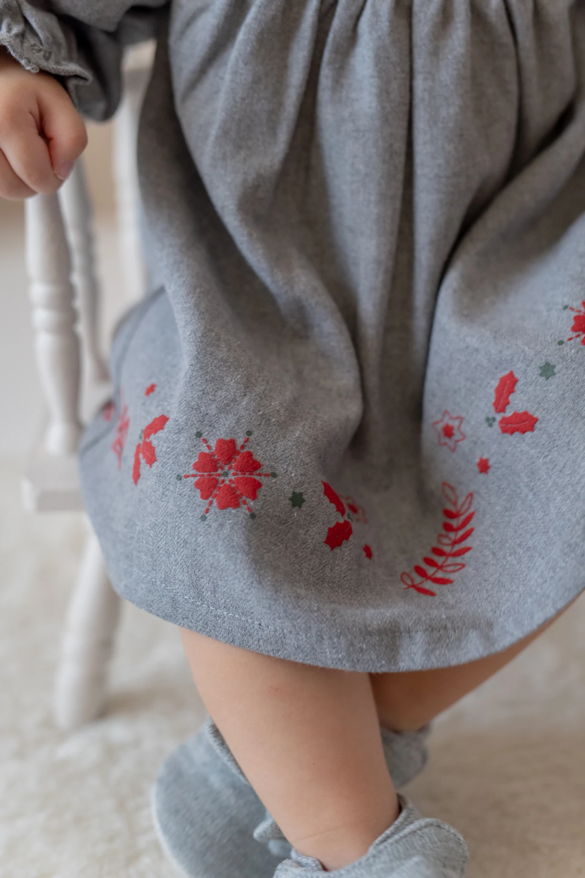 Kız Bebek Bebe Yaka Nakışlı Dokuma Elbise