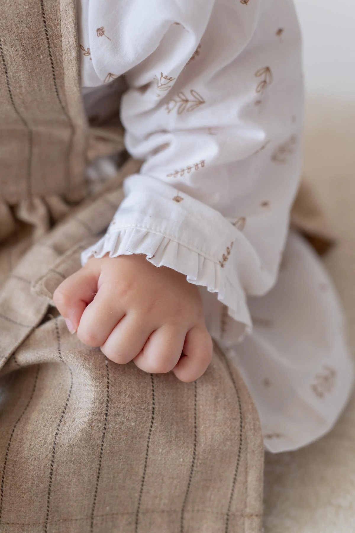 Kız Bebek Dokuma Elbise ve Gömlek Takım