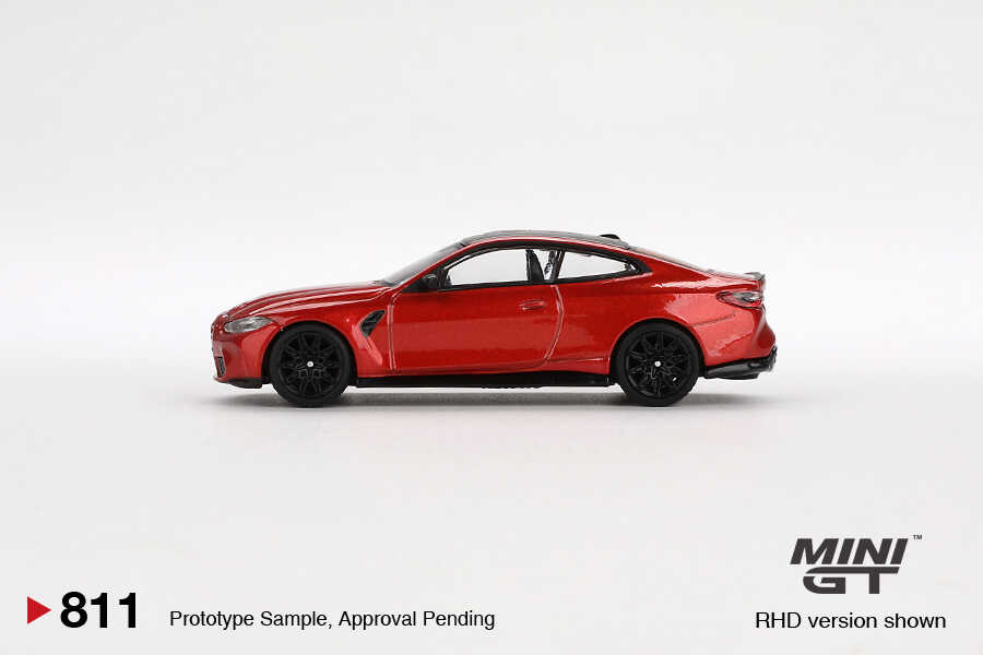 Mini GT 1/64 Nissan GT-R Nismo 2024 Brilliant White Pearl MGT01045