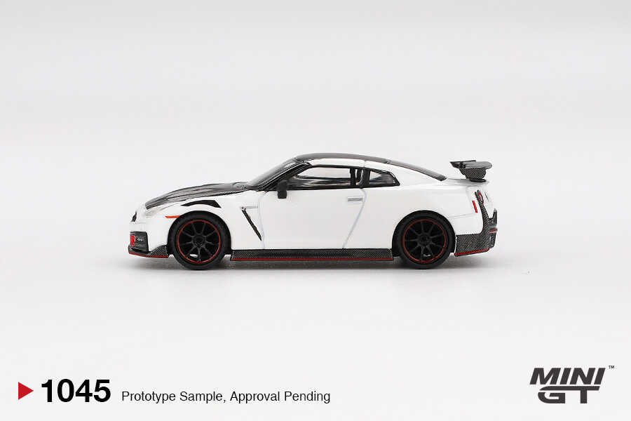 Mini GT 1/64 Nissan GT-R Nismo 2024 Brilliant White Pearl MGT01045