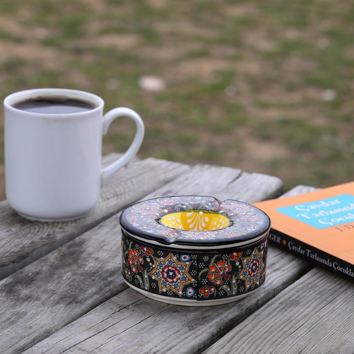 Printed Ceramic Ashtray - Assorted Colors and Floral Patterns - Black