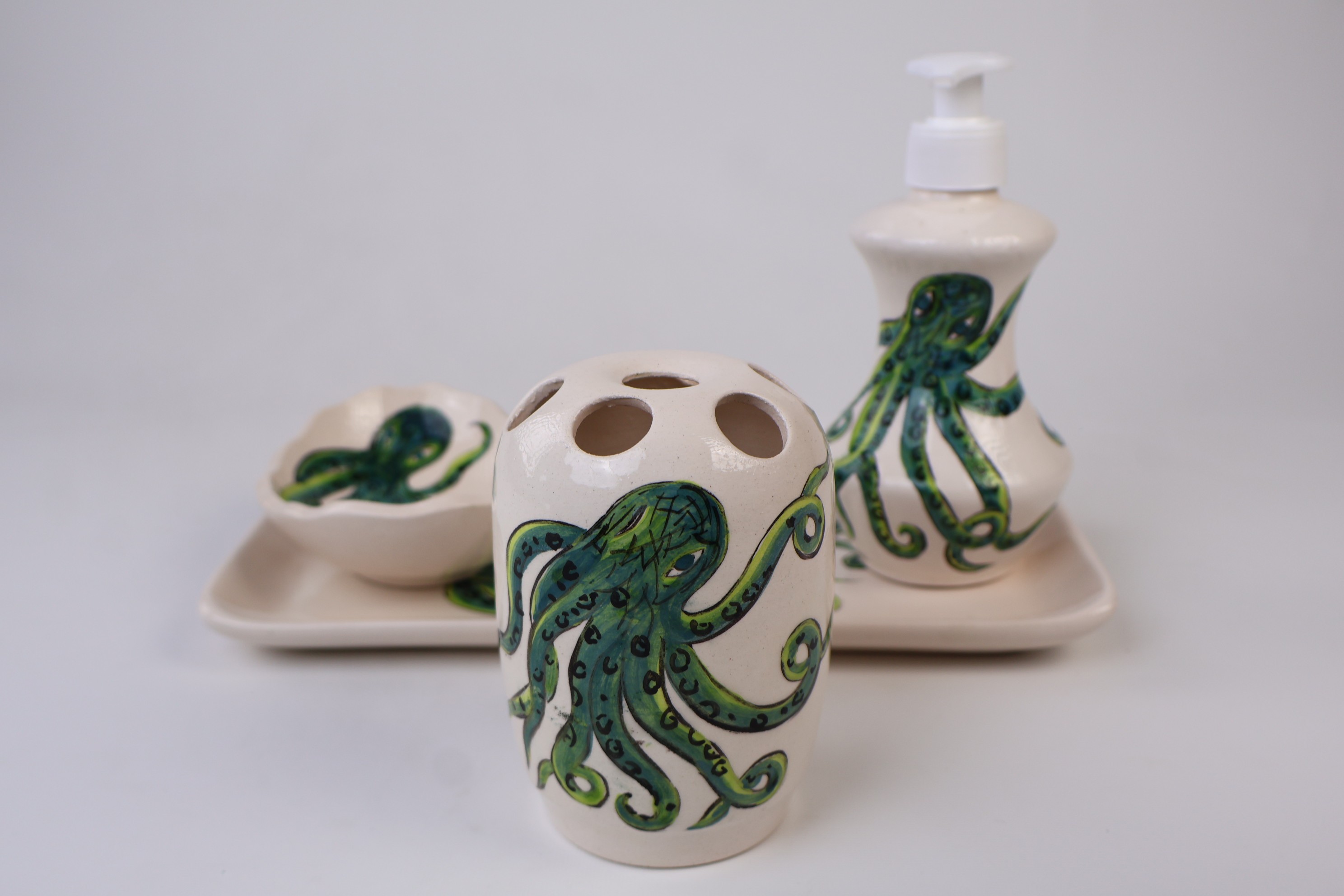 Elevate Your Décor with Hand-Painted Bathroom Sets & Green Octopus | Zeem Ceramic