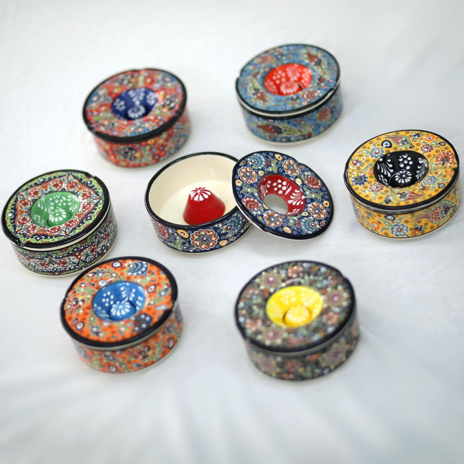 Printed Ceramic Ashtray - Assorted Colors and Floral Patterns - Black