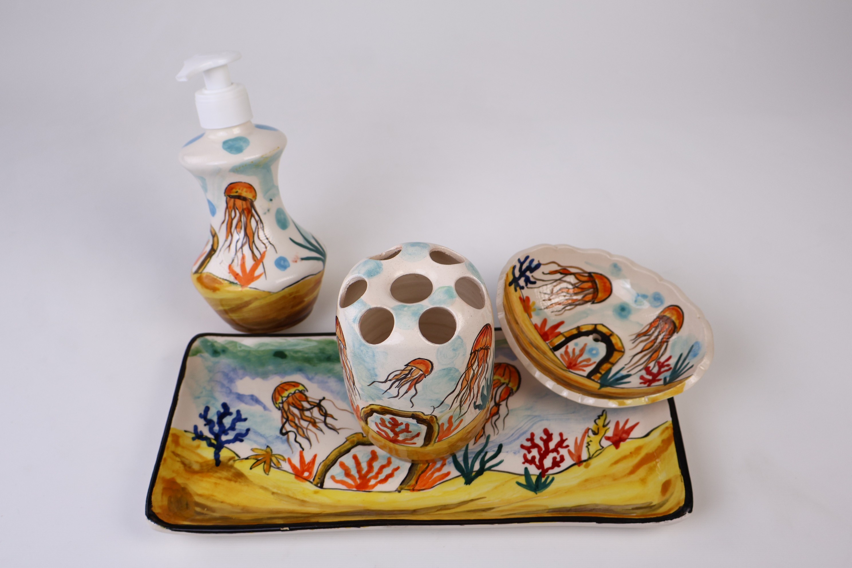 Timeless Handmade Ceramic Bathroom Sets by Zeem Ceramic | Jellyfish and Ocean