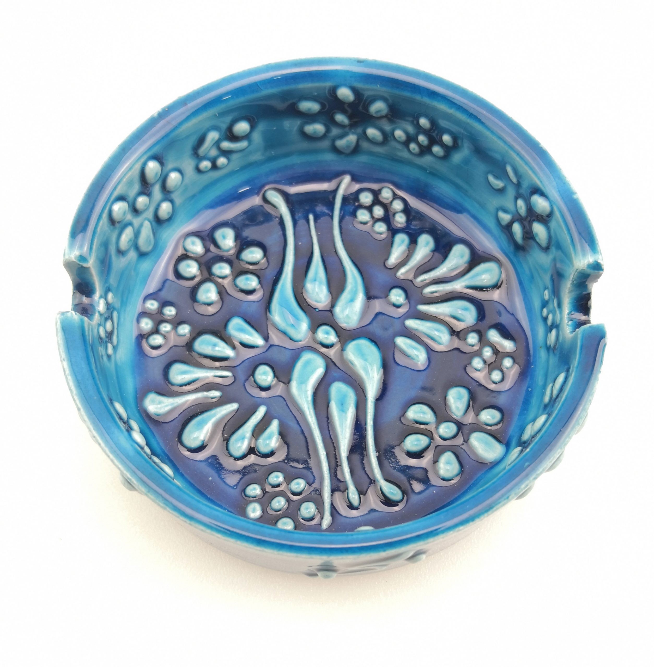 Elegant Handcrafted Ceramic Ashtrays – Perfect for Cigarettes and Hosting Guests