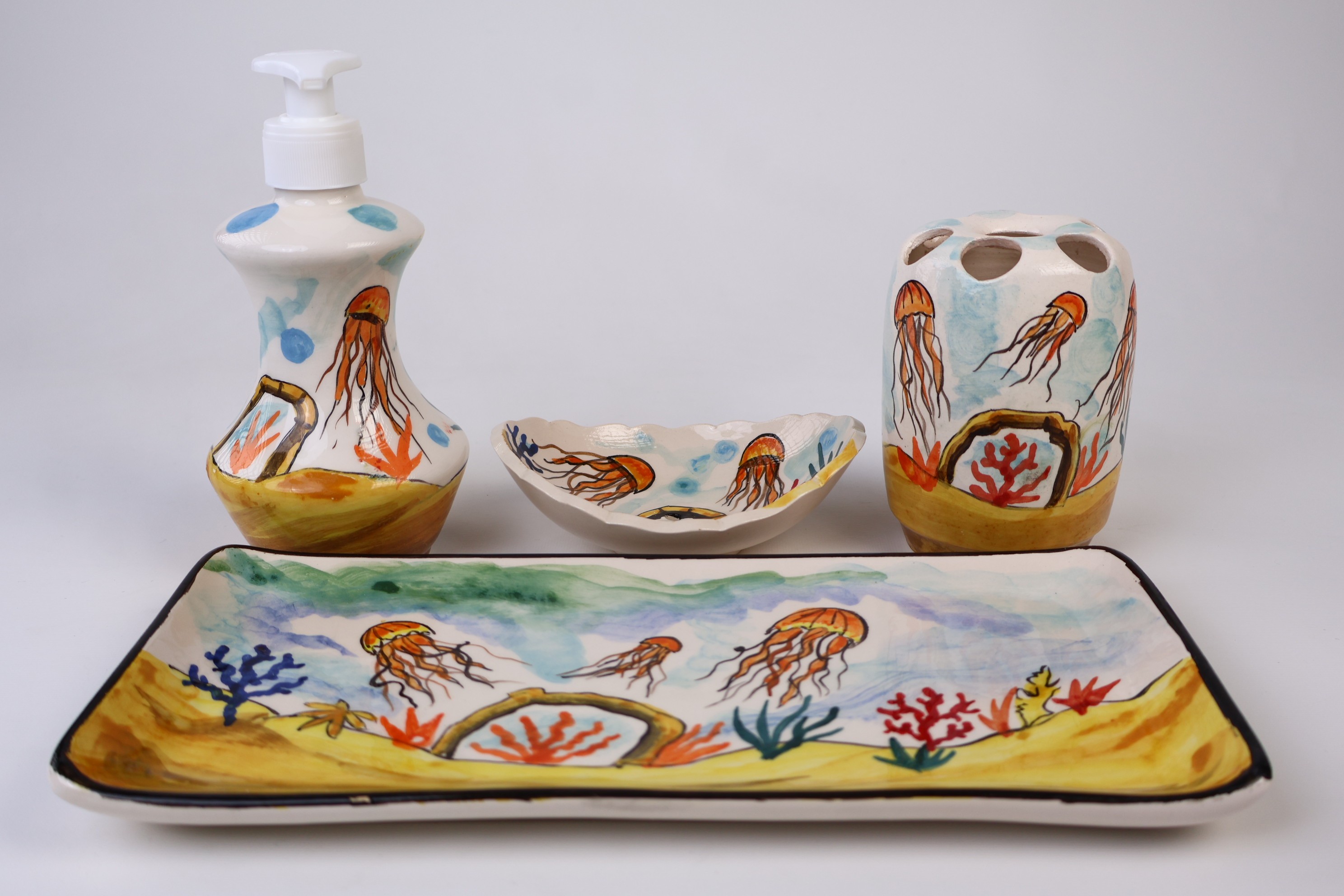 Timeless Handmade Ceramic Bathroom Sets by Zeem Ceramic | Jellyfish and Ocean