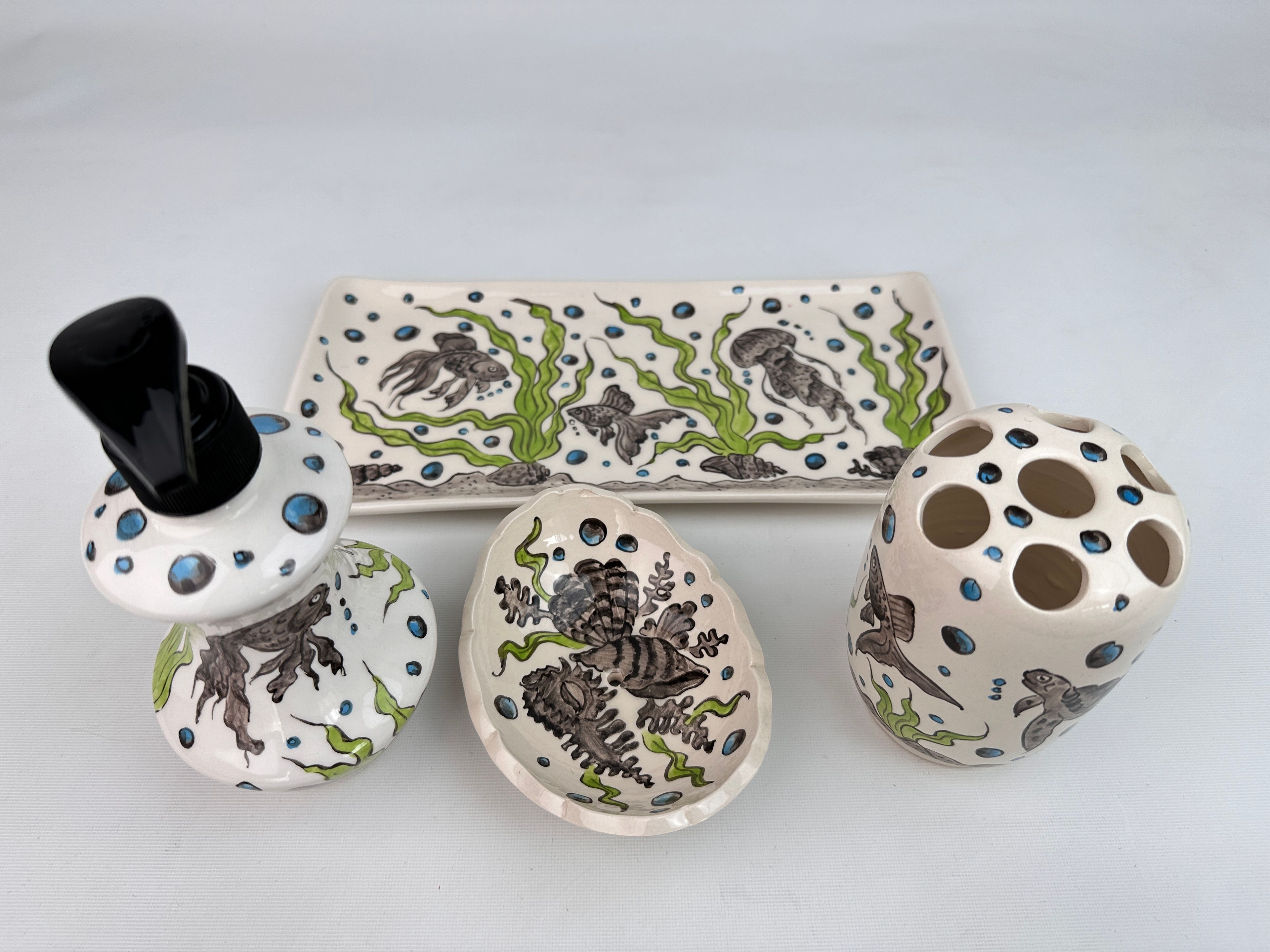 Hand Painted Ceramic Bathroom Accessory Set - Seaweed and Fish