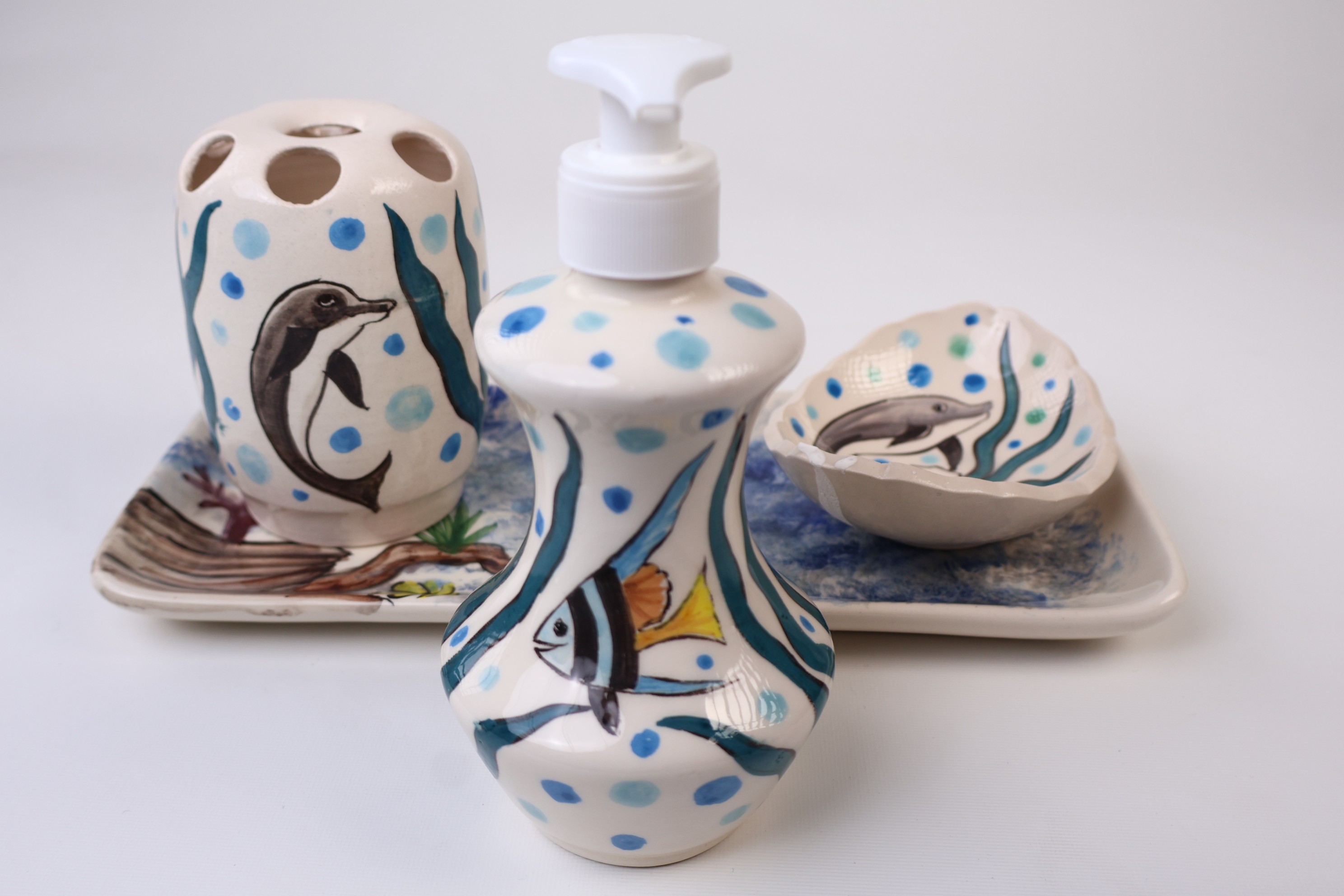 Stylish Hand-Painted Ceramic Bathroom Accessories & Dolphin | Zeem Ceramic