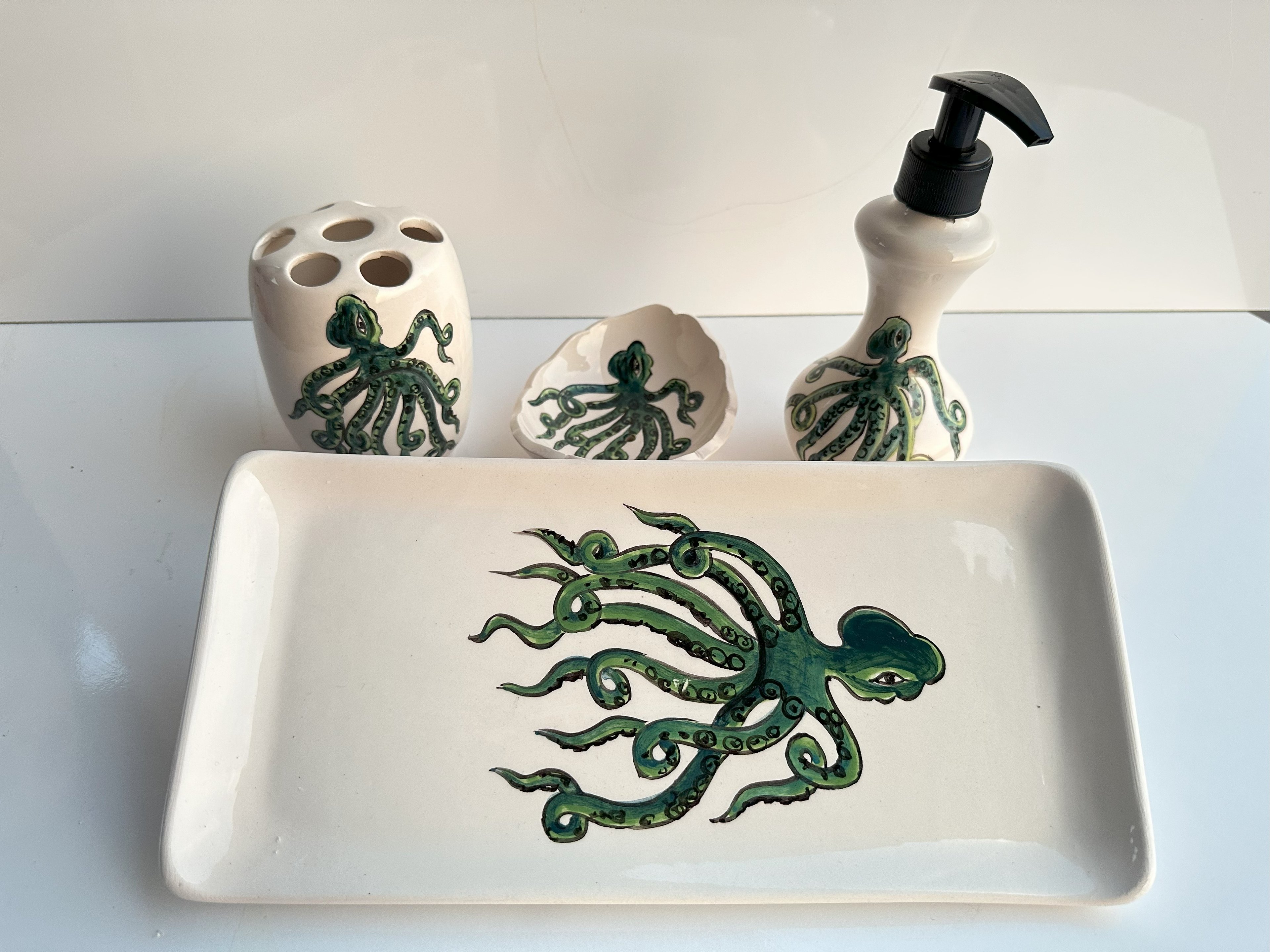 Hand Painted Ceramic Bathroom Accessory Set - Octopus