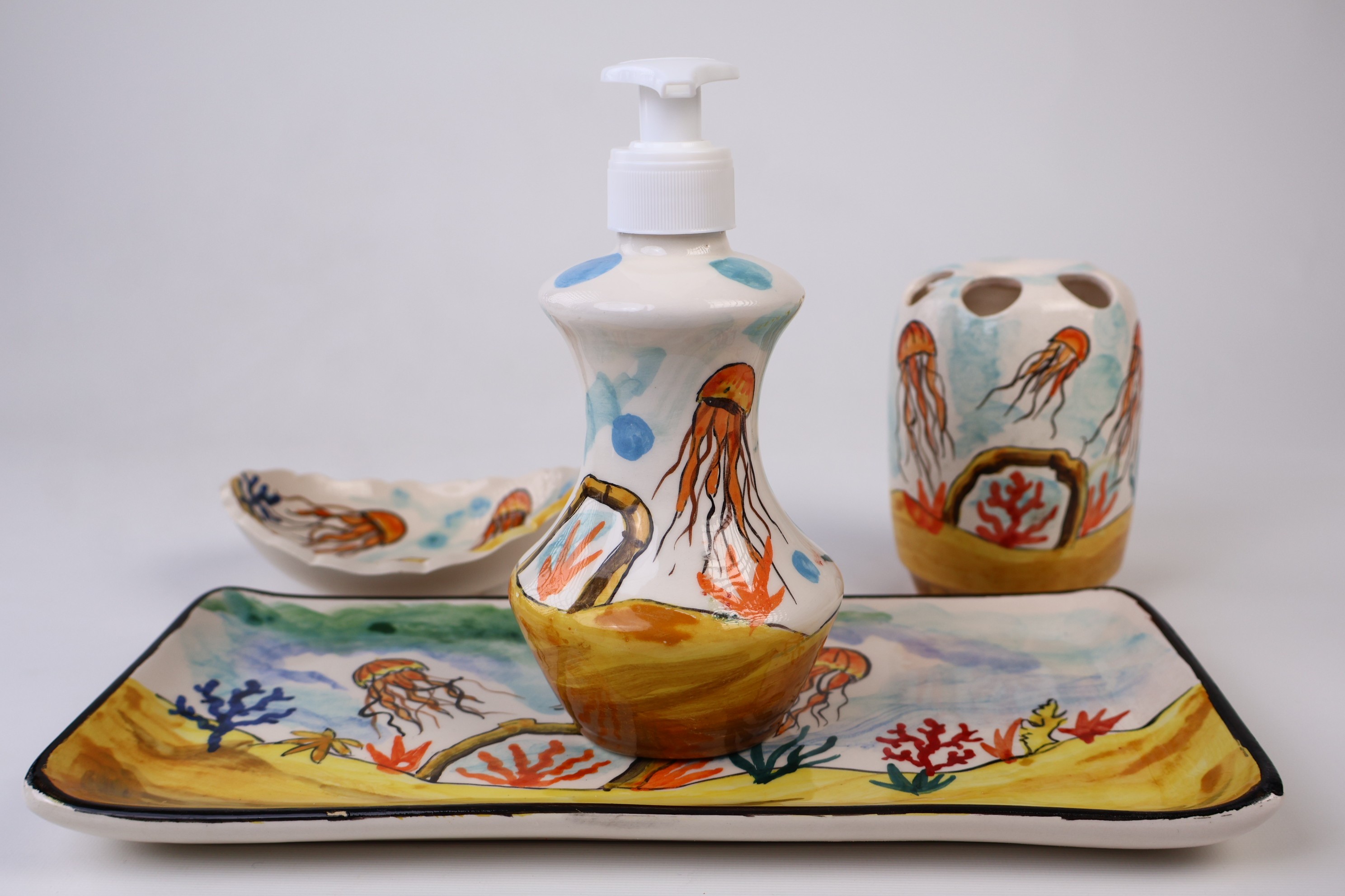 Timeless Handmade Ceramic Bathroom Sets by Zeem Ceramic | Jellyfish and Ocean