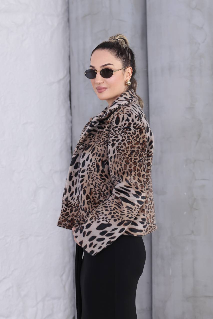 Leopar Tay Tüyü Kısa Ceket