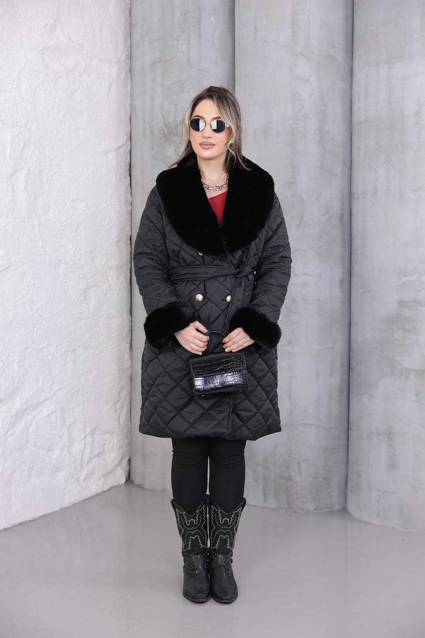 Yaka ve Kol Kürk Detaylı Kapitone Mont