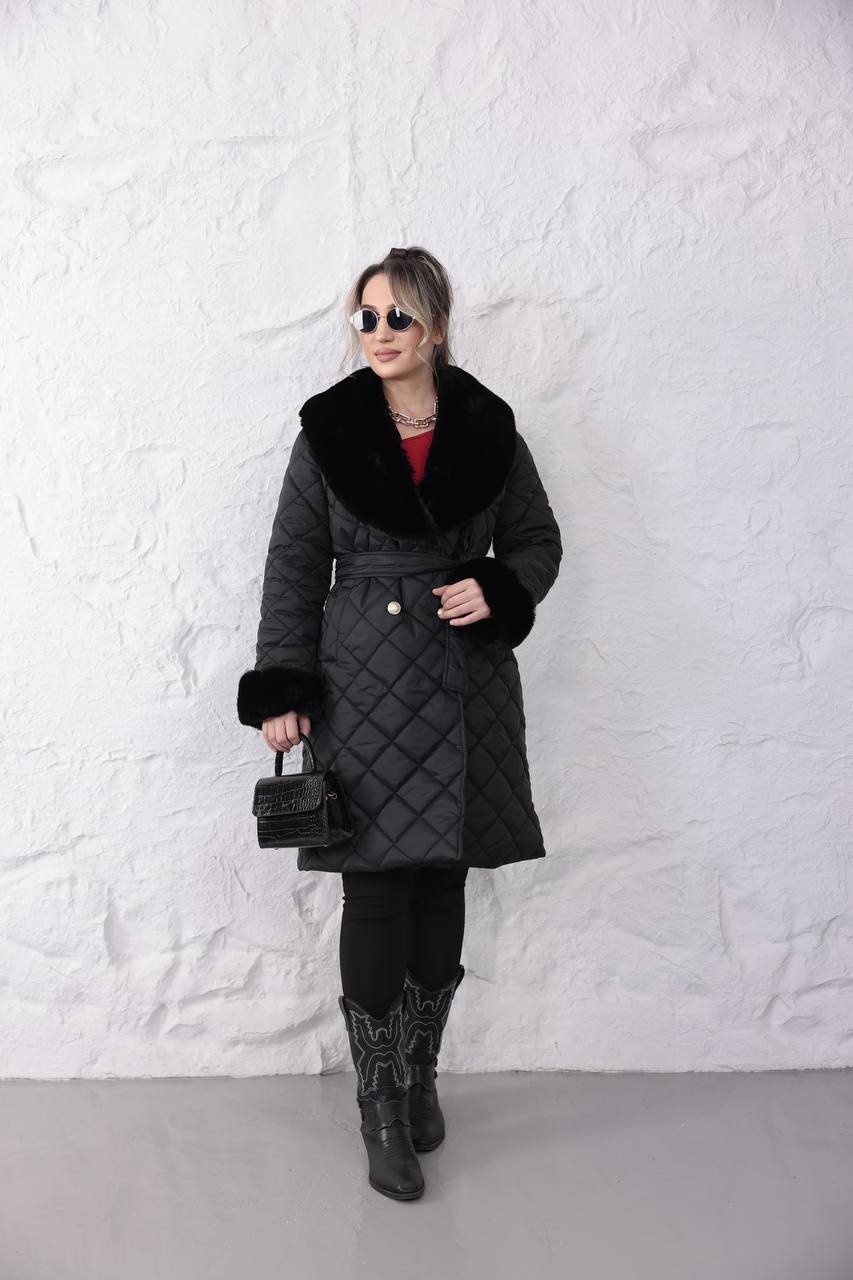 Yaka ve Kol Kürk Detaylı Kapitone Mont