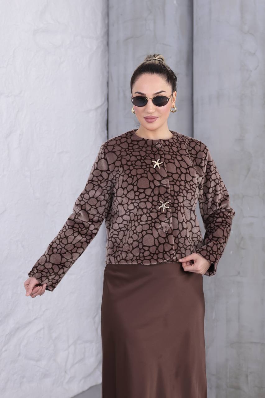 Tay Tüyü Yıldız Düğmeli Kısa Ceket