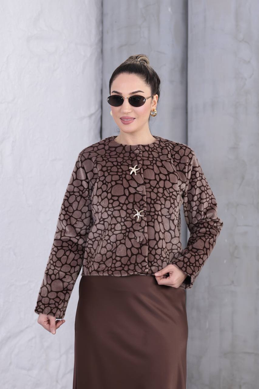 Tay Tüyü Yıldız Düğmeli Kısa Ceket