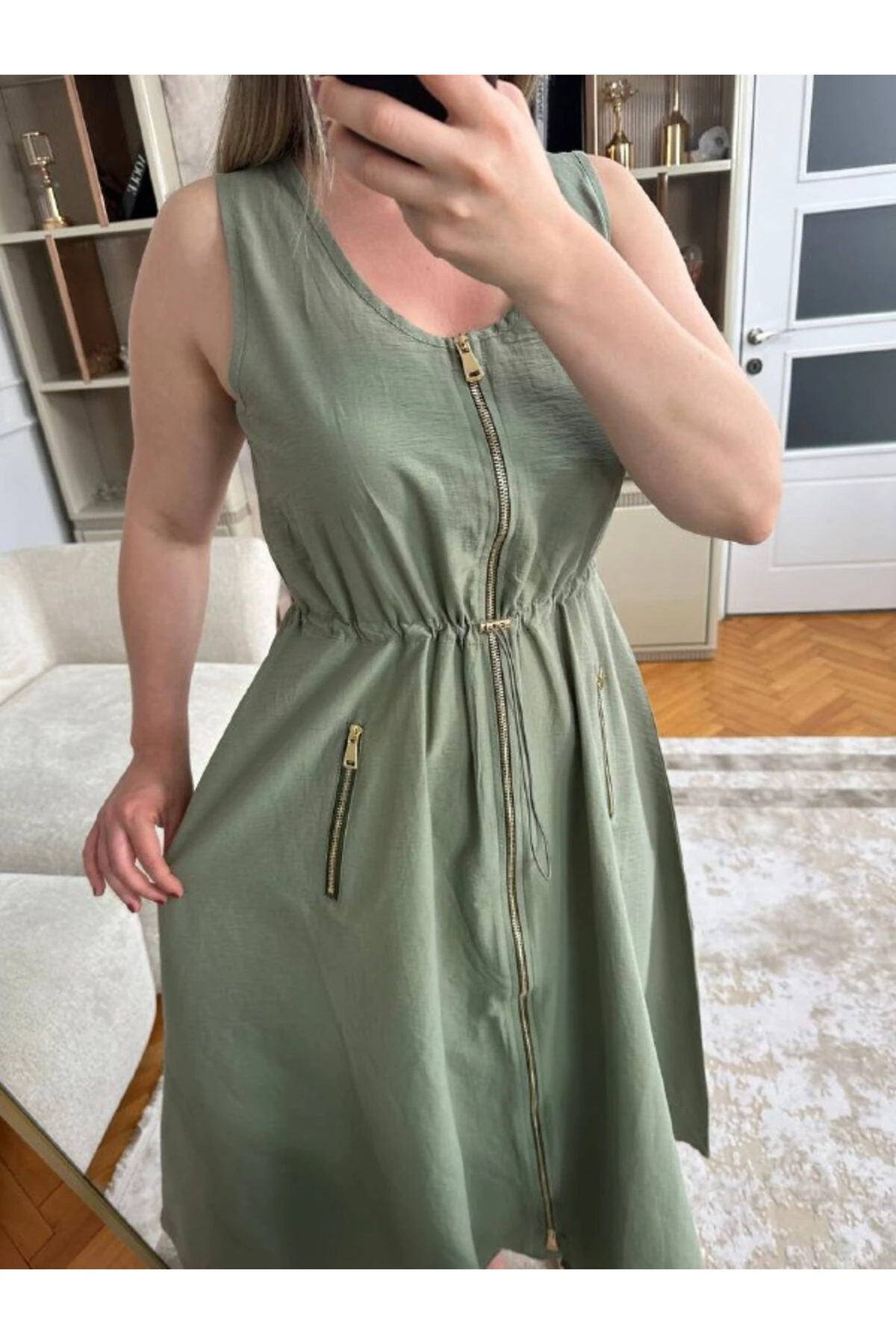 Tasarım Kadın Siyah Bel Büzgülü Gold Fermuarlı Kolsuz Elbise