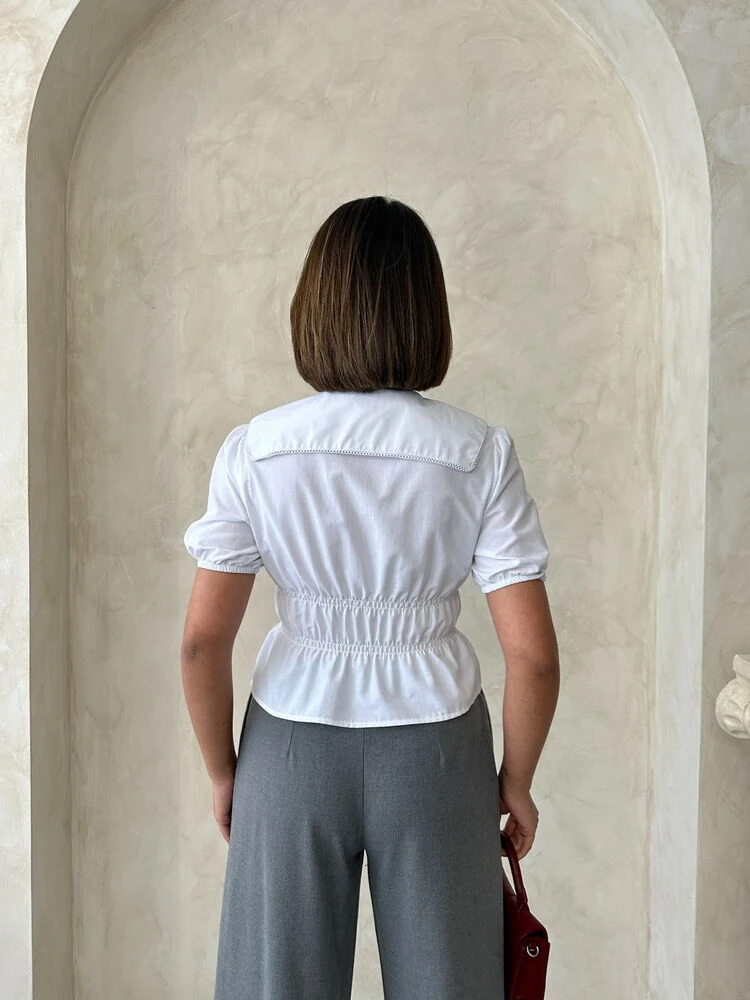 Pamuklu Bebe Yaka Detaylı Beyaz Gömlek