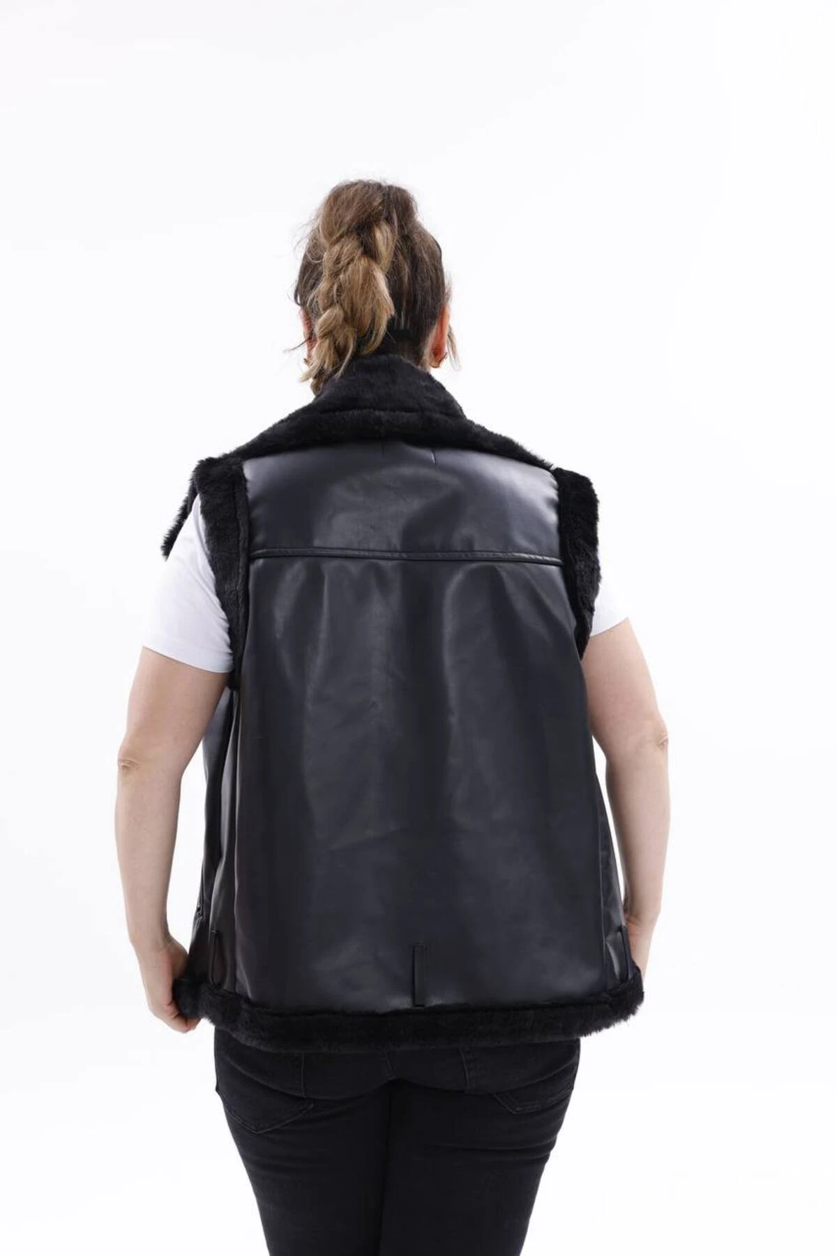 Deri Yaka ve İçi Kürk Detaylı Yelek