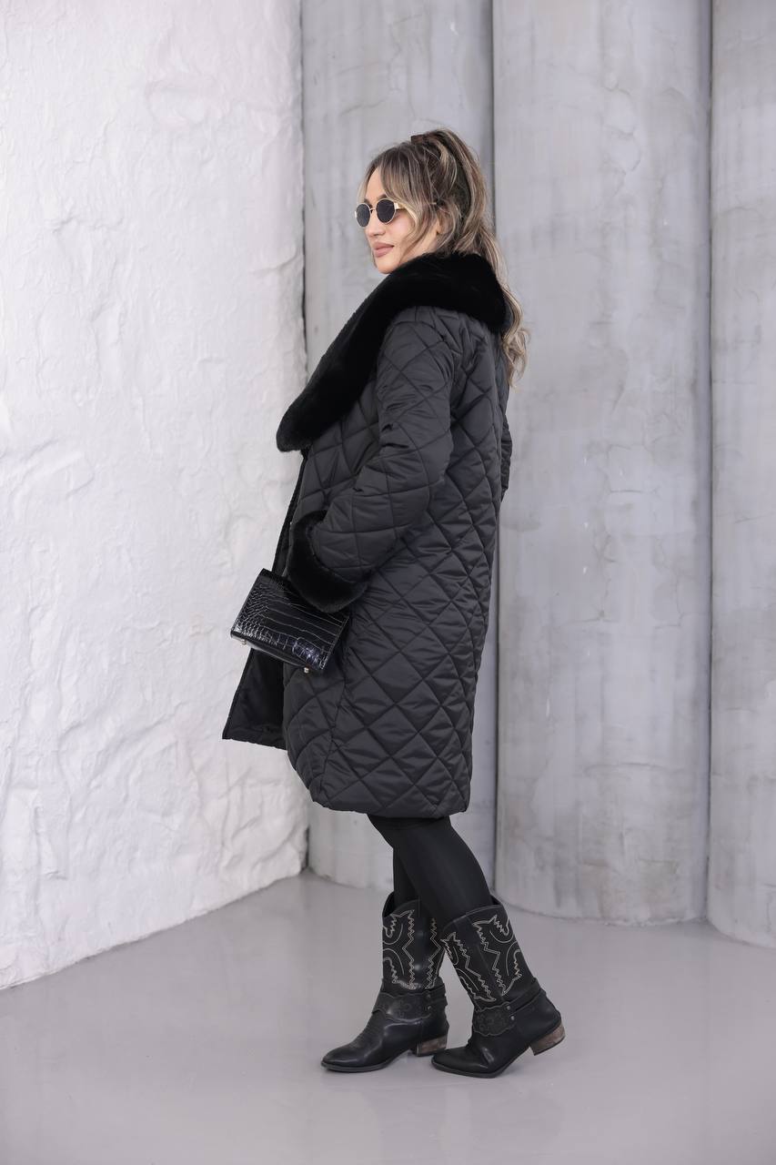 Yaka ve Kol Kürk Detaylı Kapitone Mont