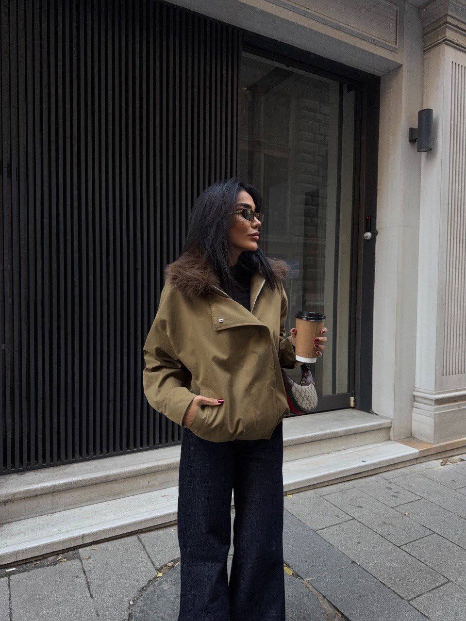 Zara Yaka Tüy Detaylı Mont