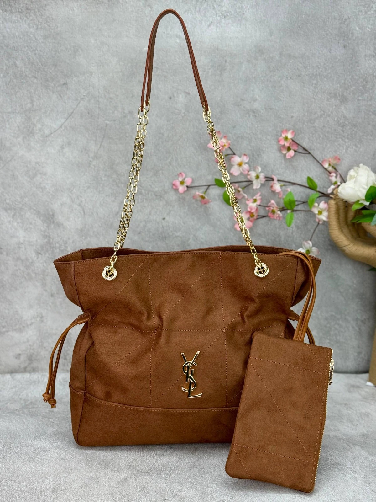 Yves Saint Laurent ÇANTA Size: 32 x 35 cm