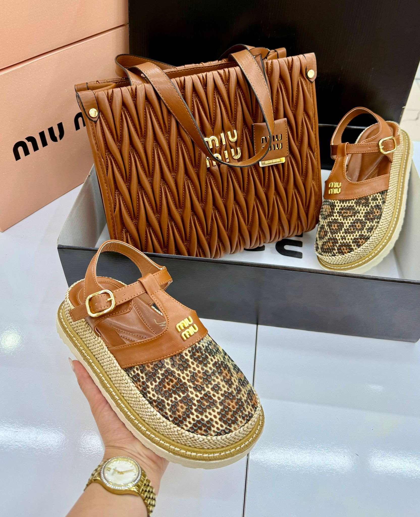MIU MIU İthal fileli sandalet