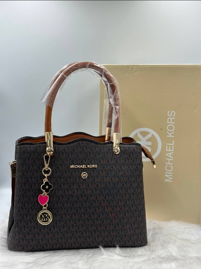 Michael Kors MK baskılı çanta