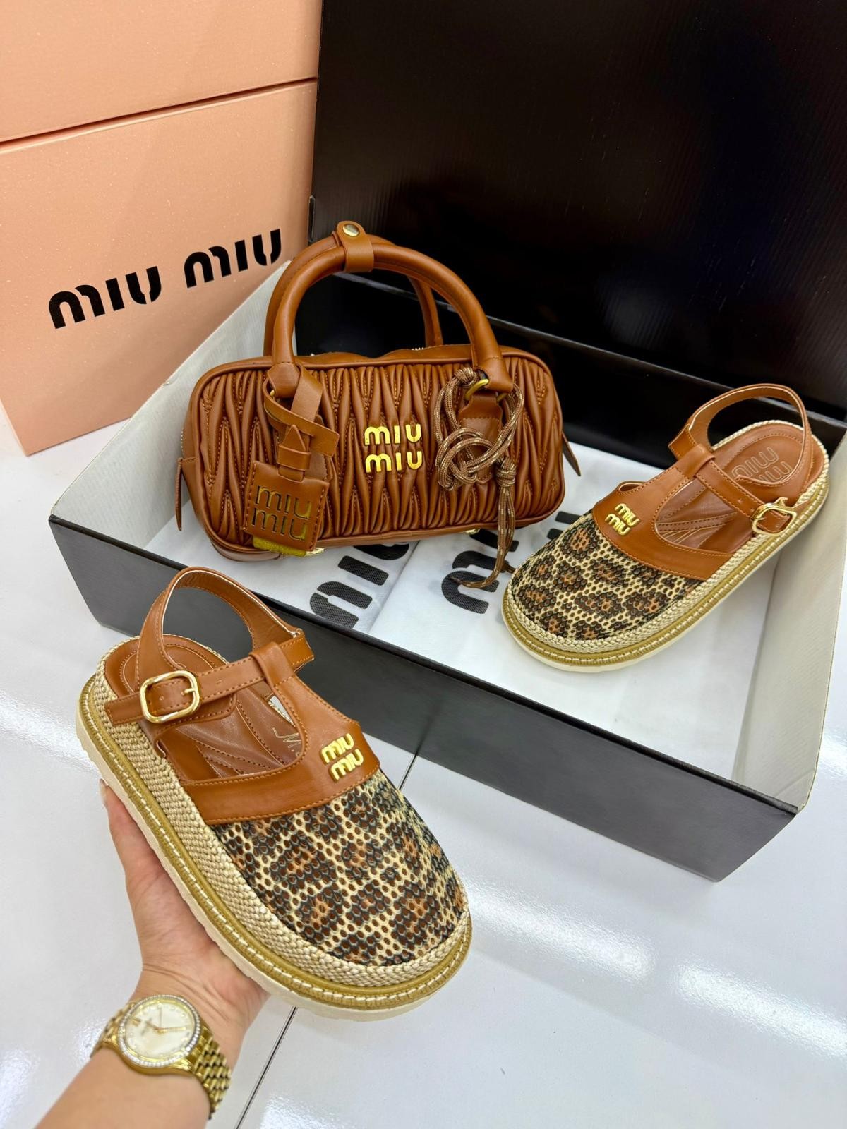 MIU MIU  Leopar Sandelet ve Çanta seti