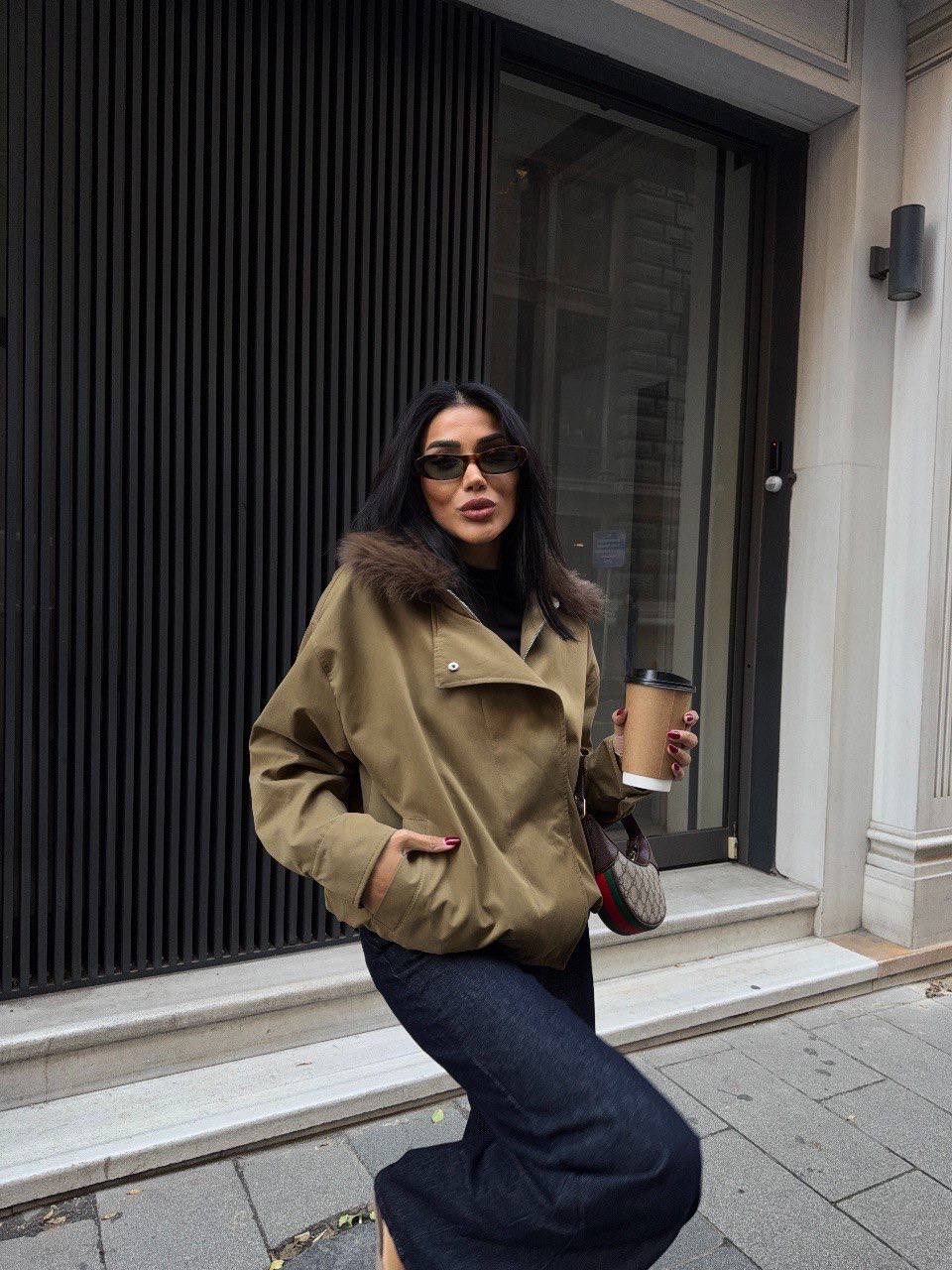 Zara Yaka Tüy Detaylı Mont