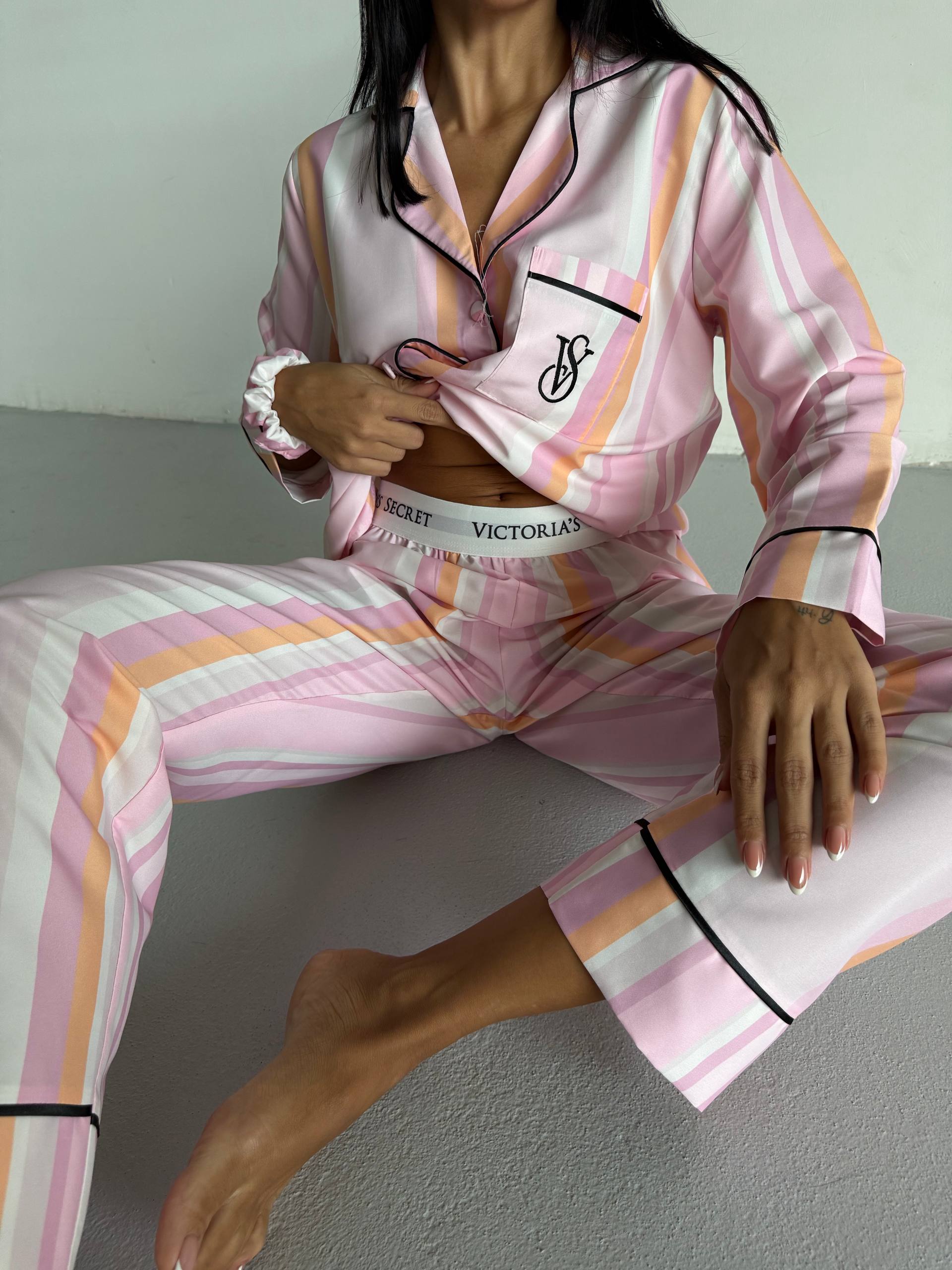 Victoria’s Secret,Boyuna Çizgili Pijama Takımı Toka Hediyeli