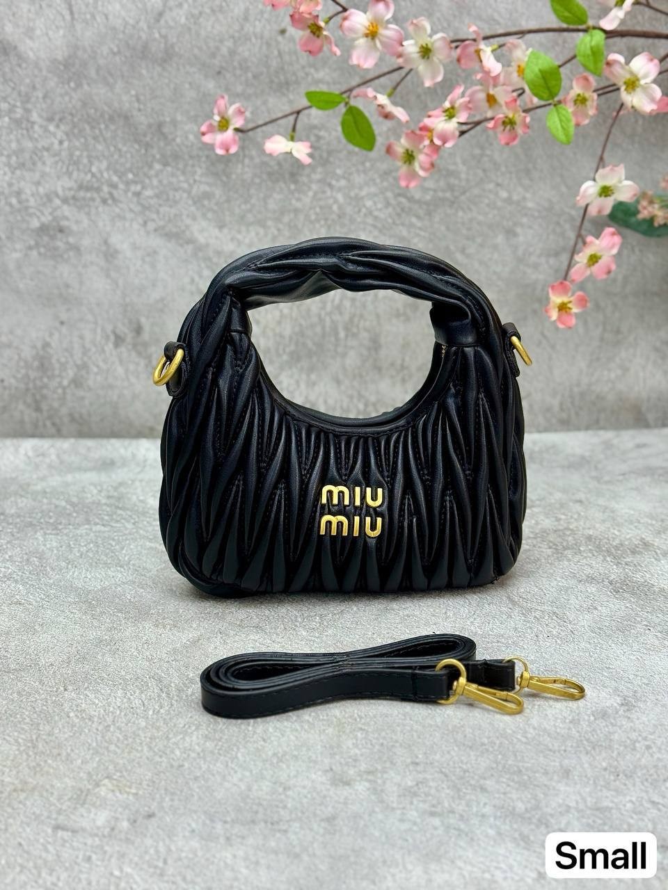 MIU MIU - Wander matelassé nappa deri hobo   El çantası Size: 20 x 10 cm 