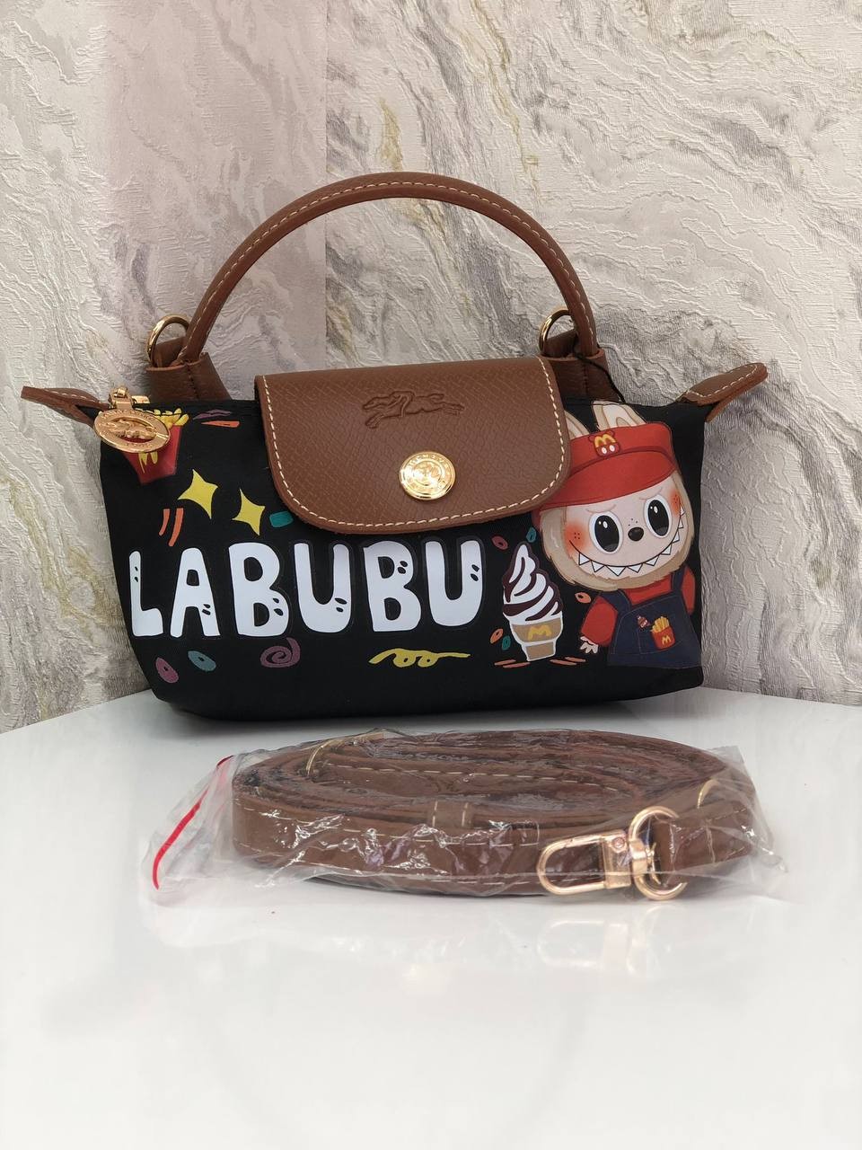 LABUBU EL ÇANTASI