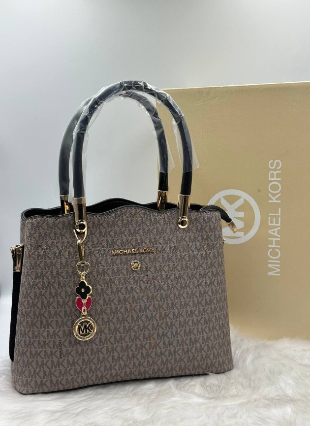 Michael Kors MK baskılı çanta