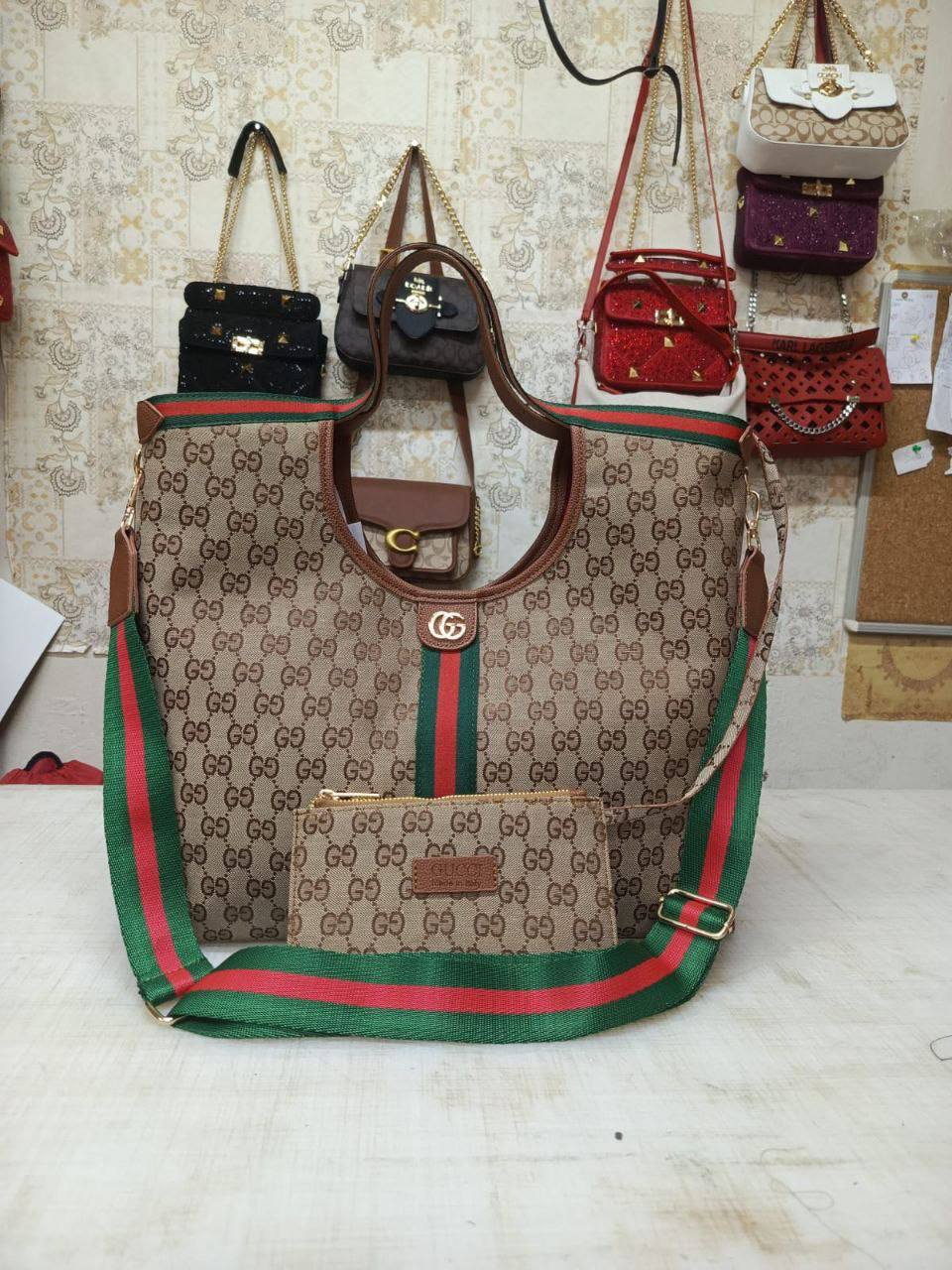 Gucci  Geniş Askı Çanta