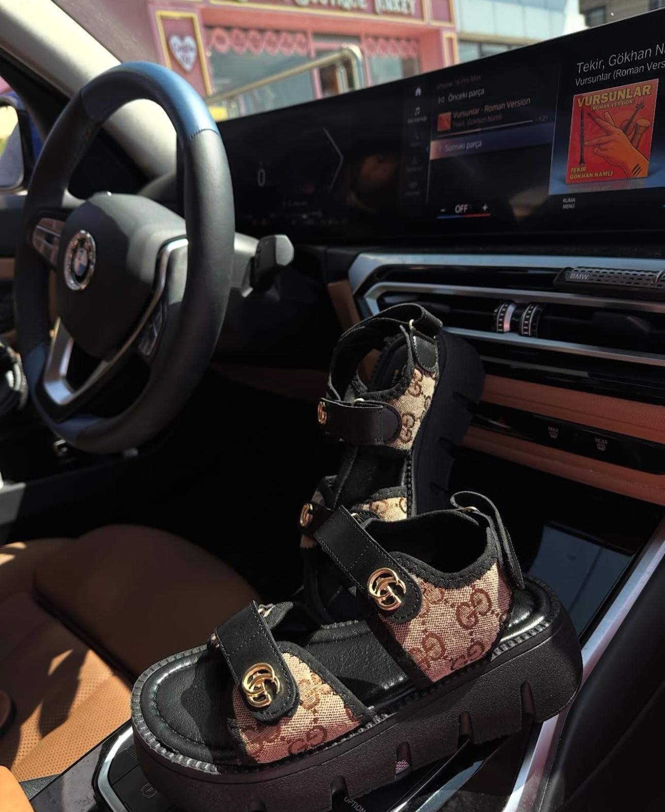 GUCCİ  İthal  Sandalet Ayakkabı