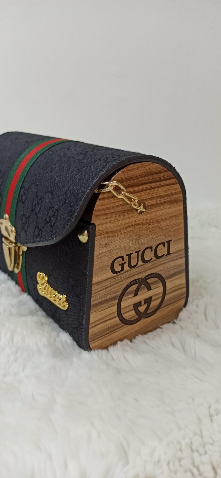 Gucci İthal gold zincirli çanta