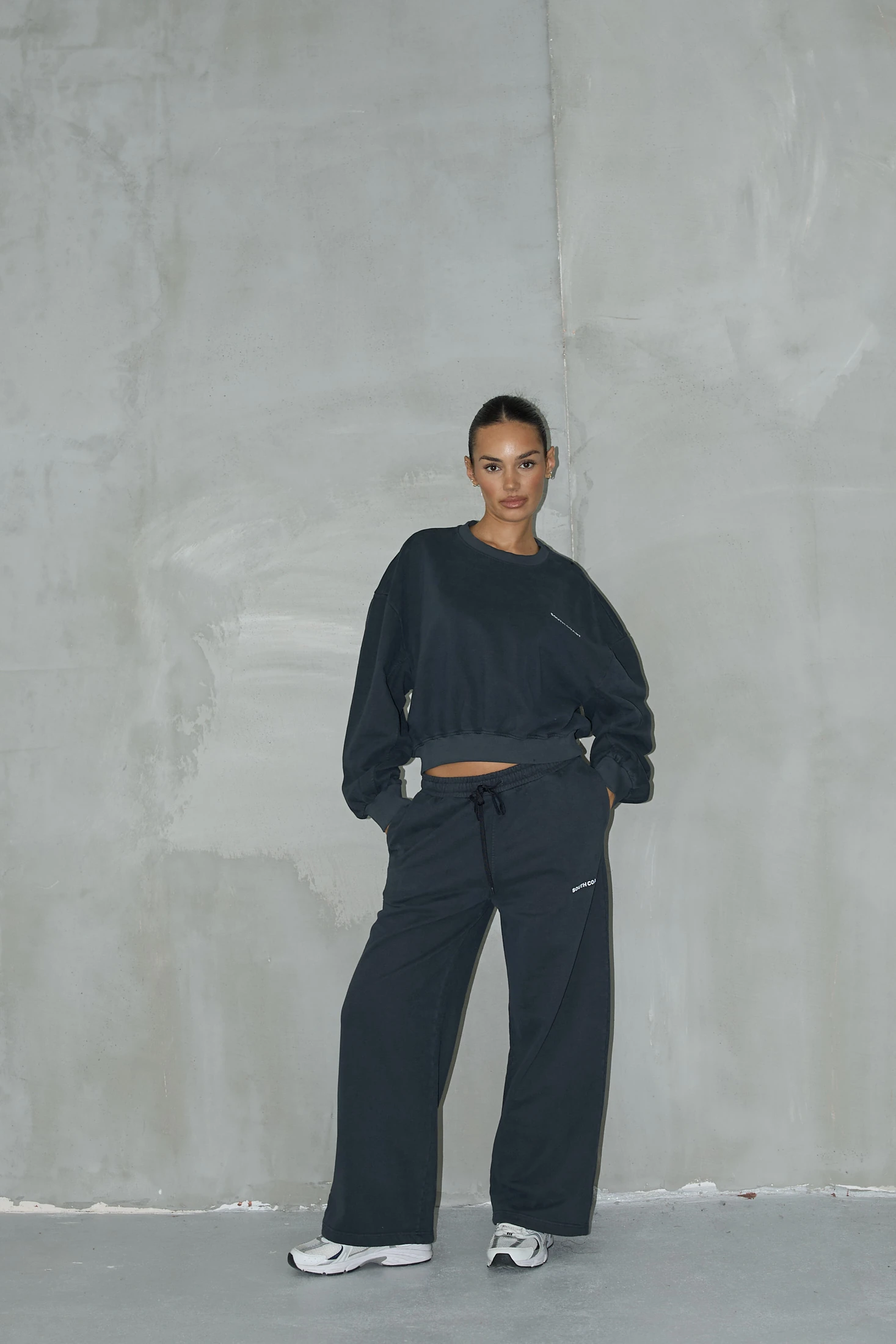 Kısa Basic Sweatshirt Ve Eşofman Pantolon Takım - Siyah