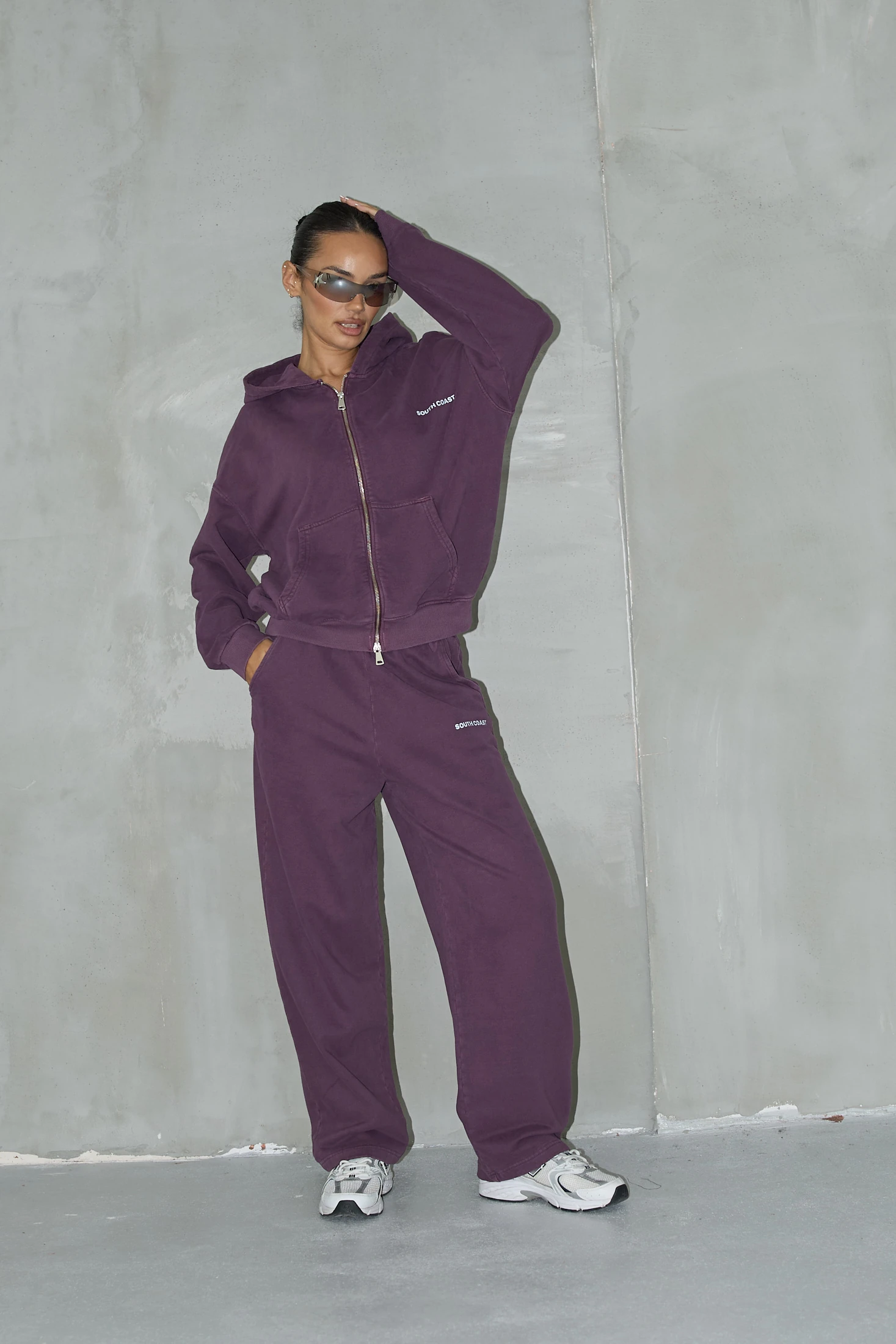 Fermuarlı Kapüşonlu Sweatshirt Ve İnce Kemerli Eşofman Pantolon Takım - Mor