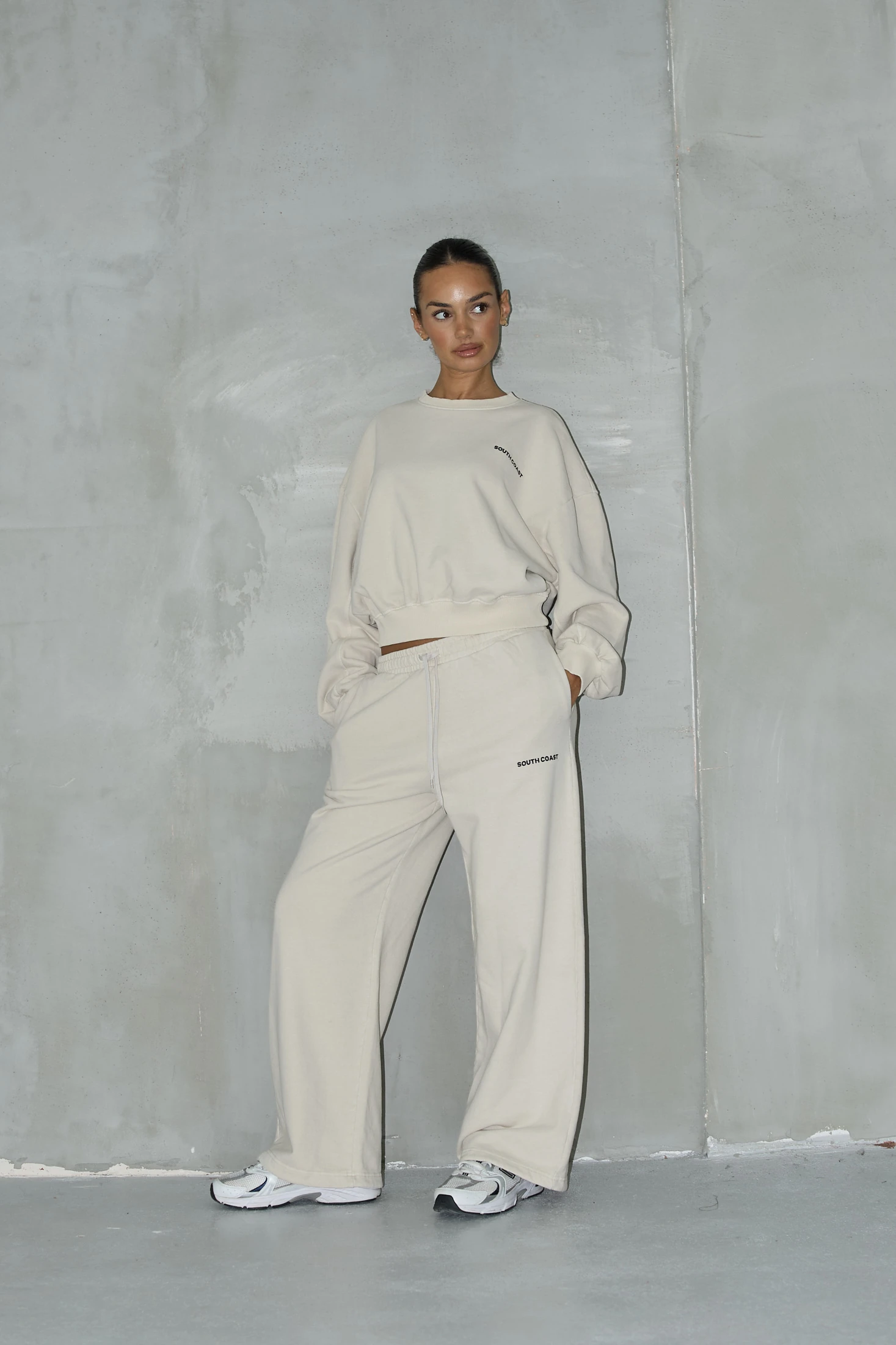 Kısa Basic Sweatshirt Ve Eşofman Pantolon Takım - Ekru