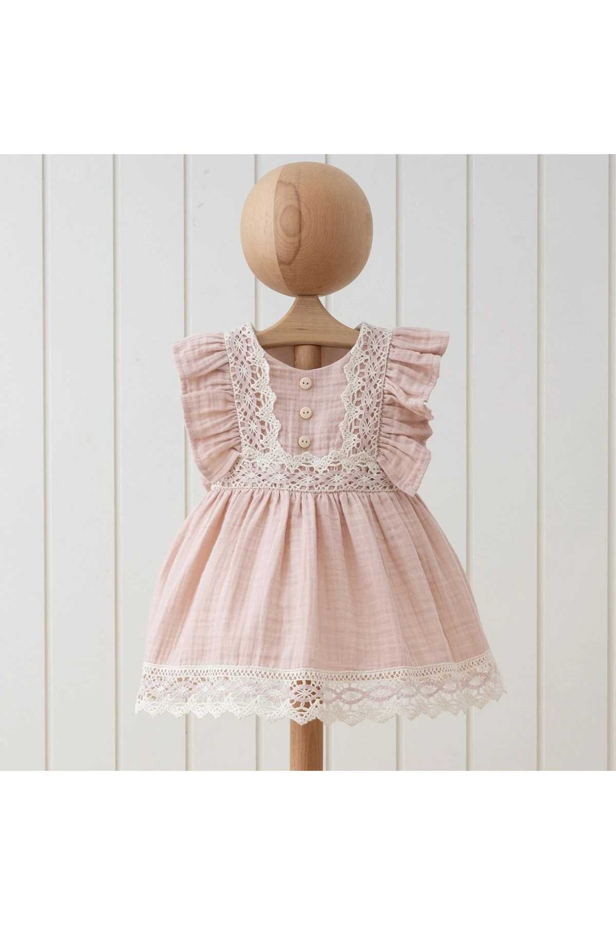 Müslin Zarif Dantel İşlemeli Bebek Elbisesi