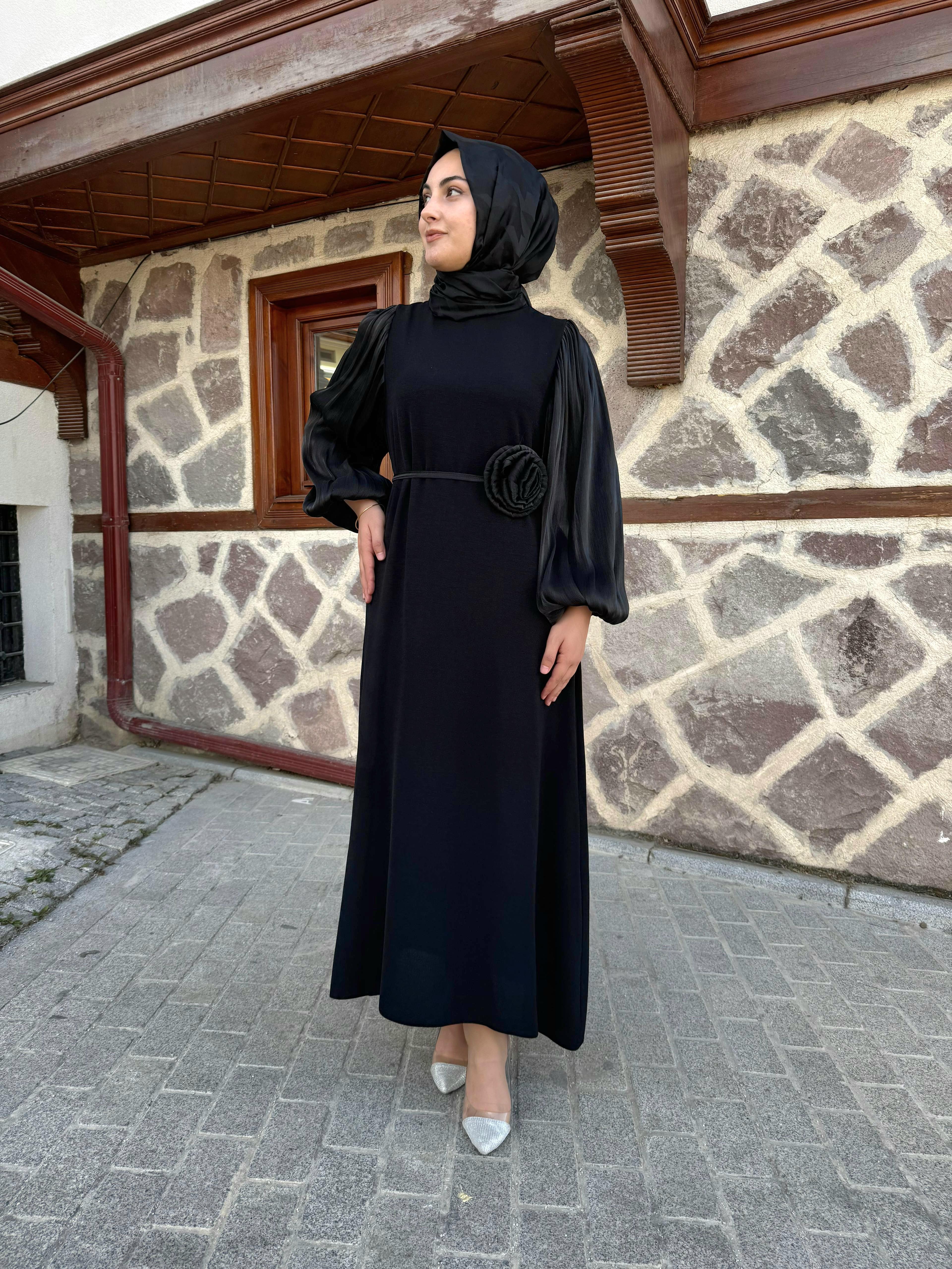 Krep kumaş fularli elbisemiz 